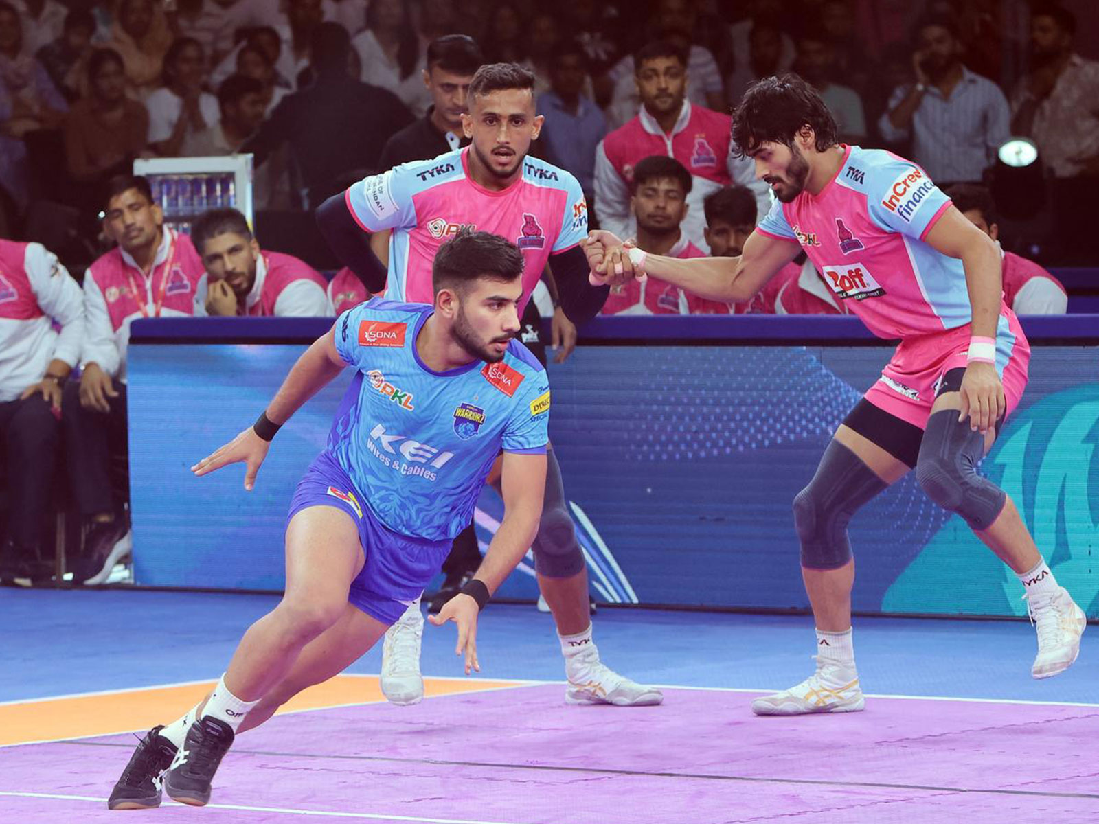 Players in action during PKL. (Photo/PKL) 