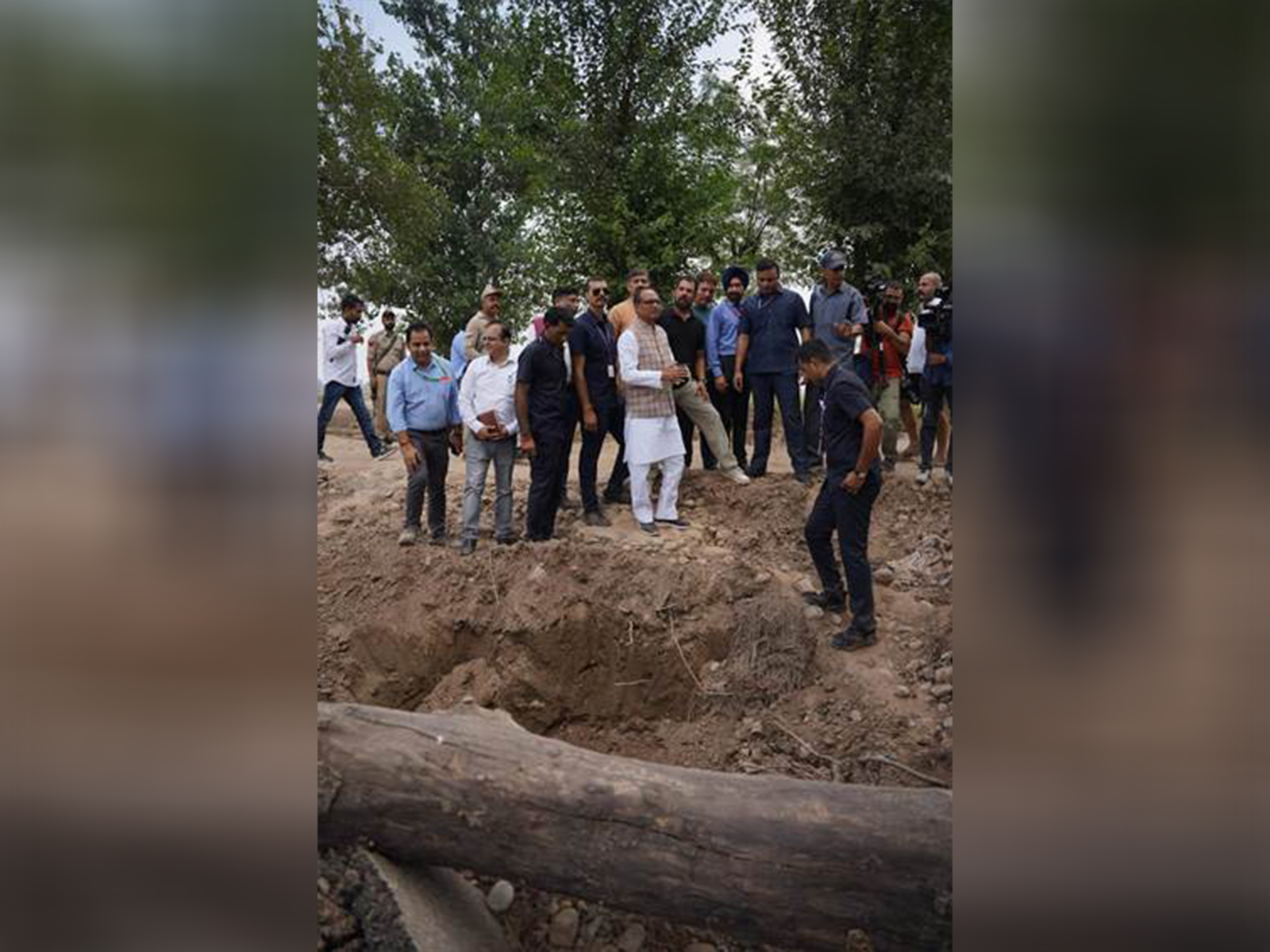 Union Minister Shivraj Singh Chouhan visits flood-affected areas in Jammu and Kashmir (Photo/Ministry of Agriculture & Farmers Welfare)