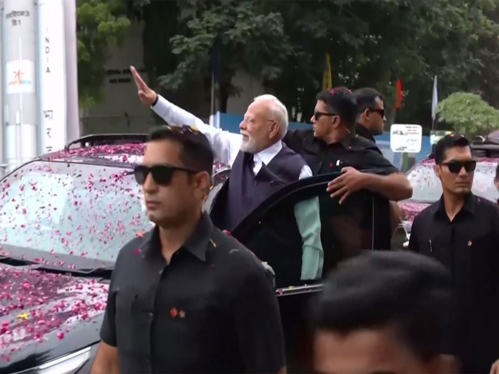 Prime Minister Narendra Modi holds roadshow in Bhavnagar. (Photo/ANI/DD)