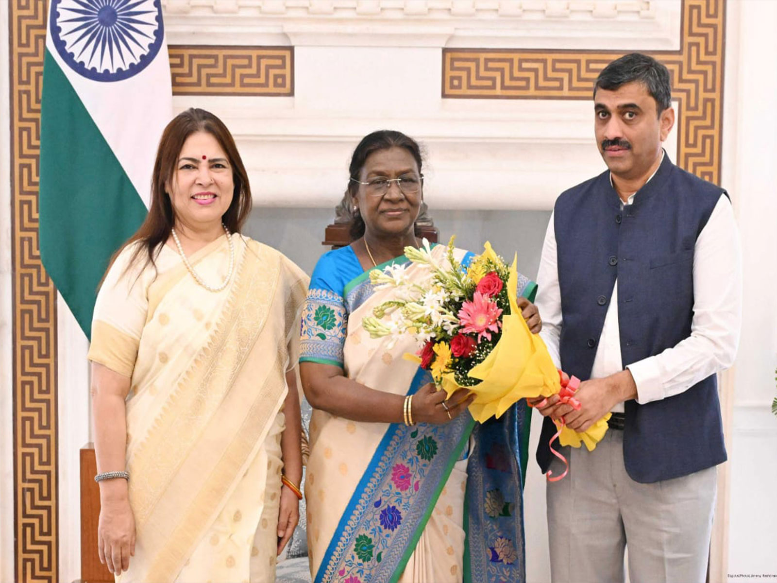 CABI President with President of India, Droupadi Murmu. (Photo/CABI) 