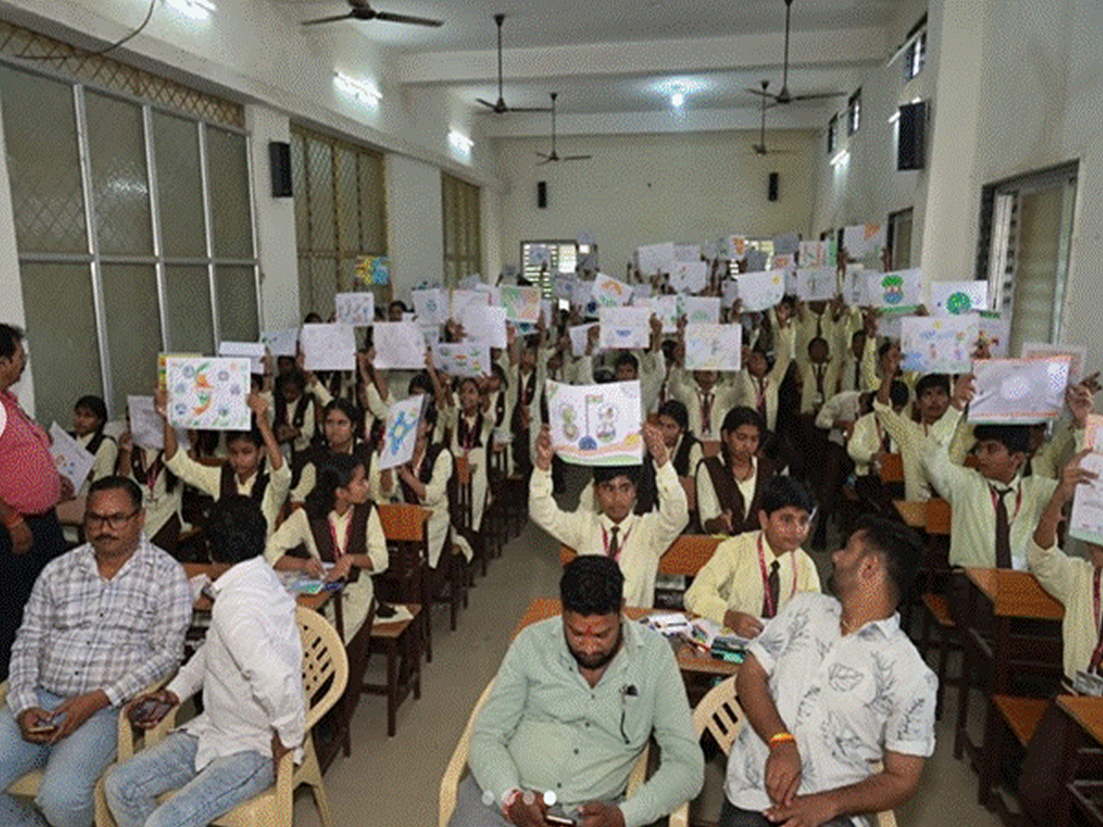 Government Excellent School, Damoh, Madhya Pradesh students (Photo: PIB)