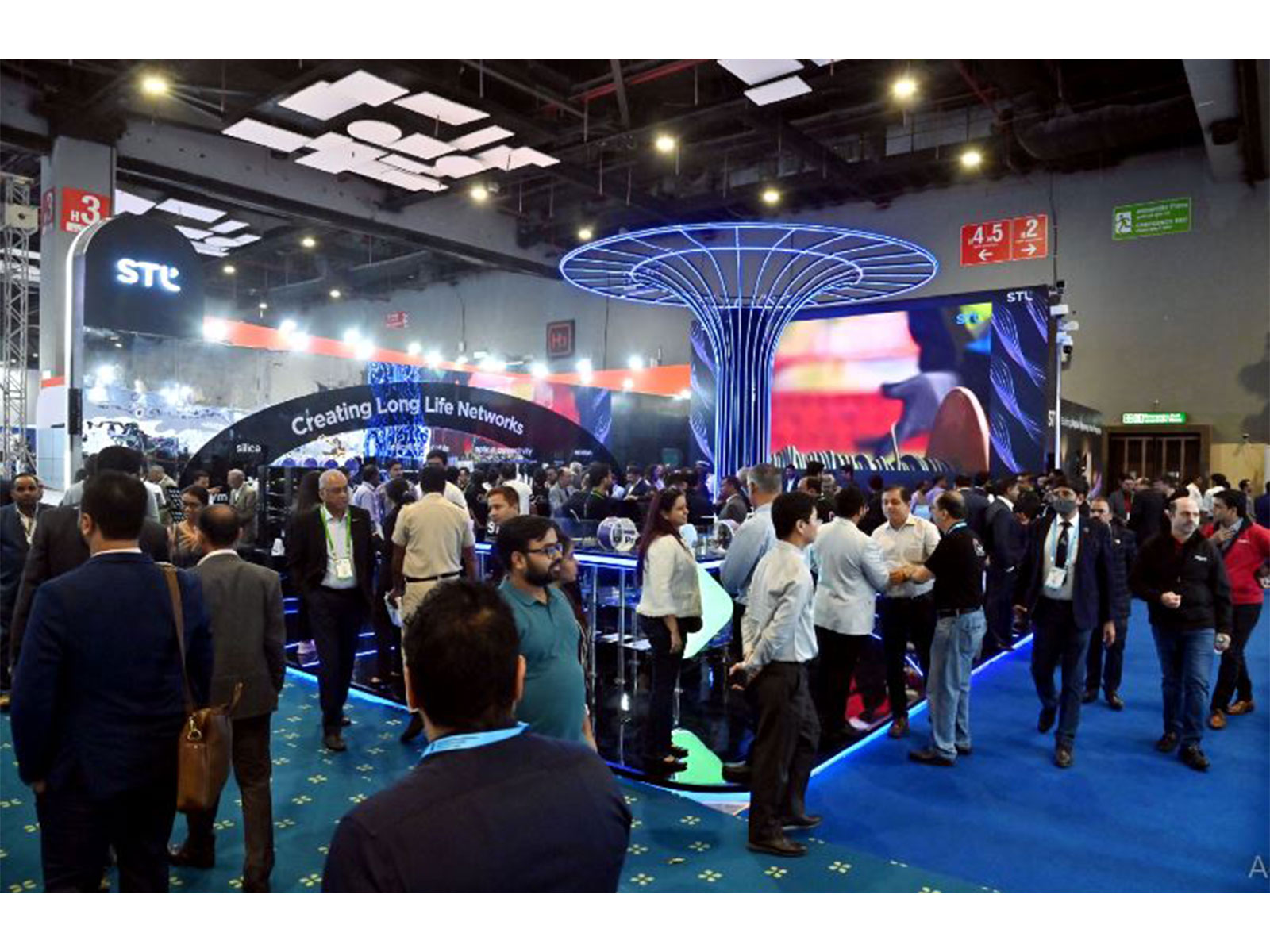 Participants at India Mobile Congress (Photo/ANI)