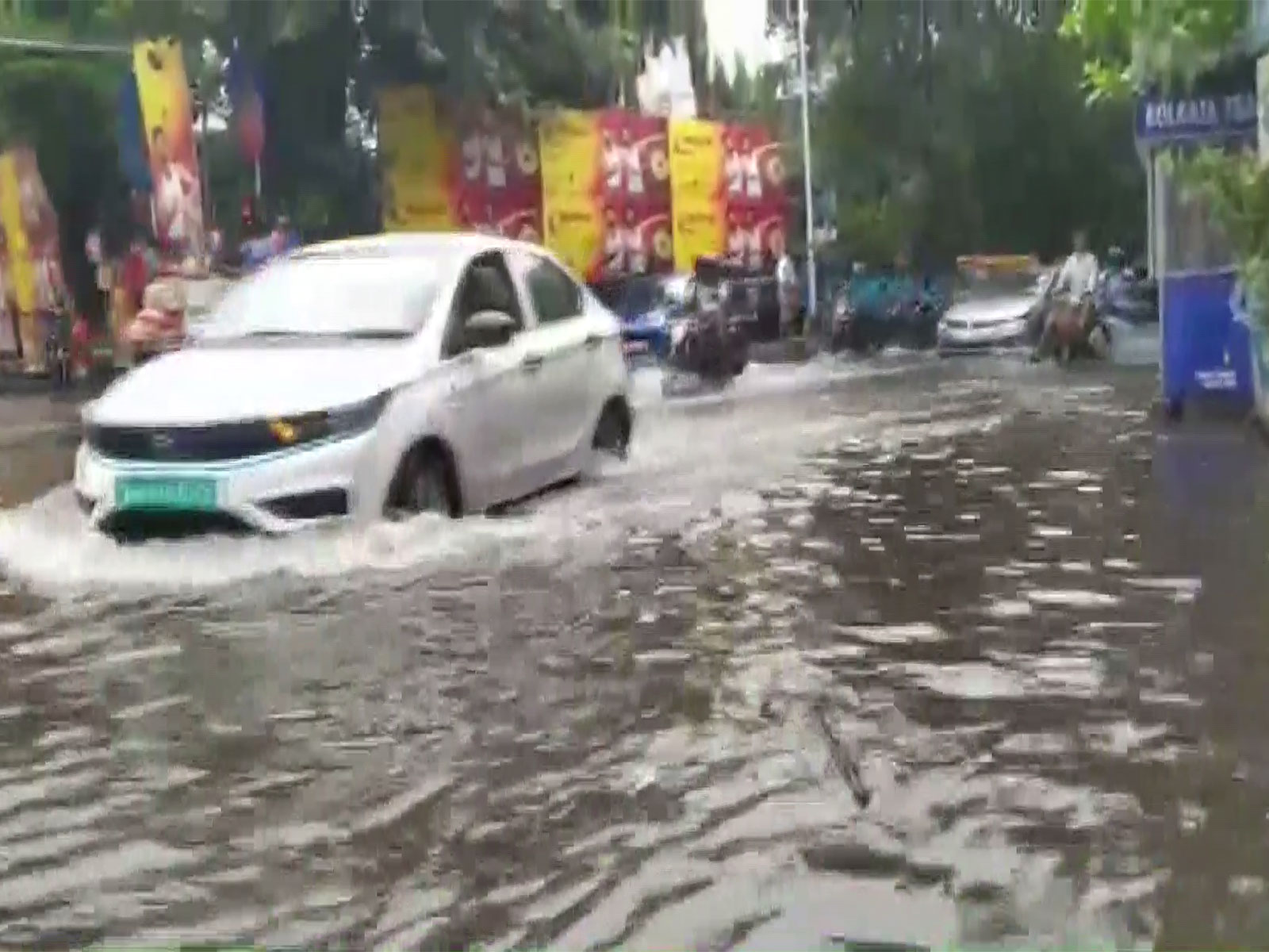 Waterlogging after Heavy rainfall in Kolkata (Photo/ANI)