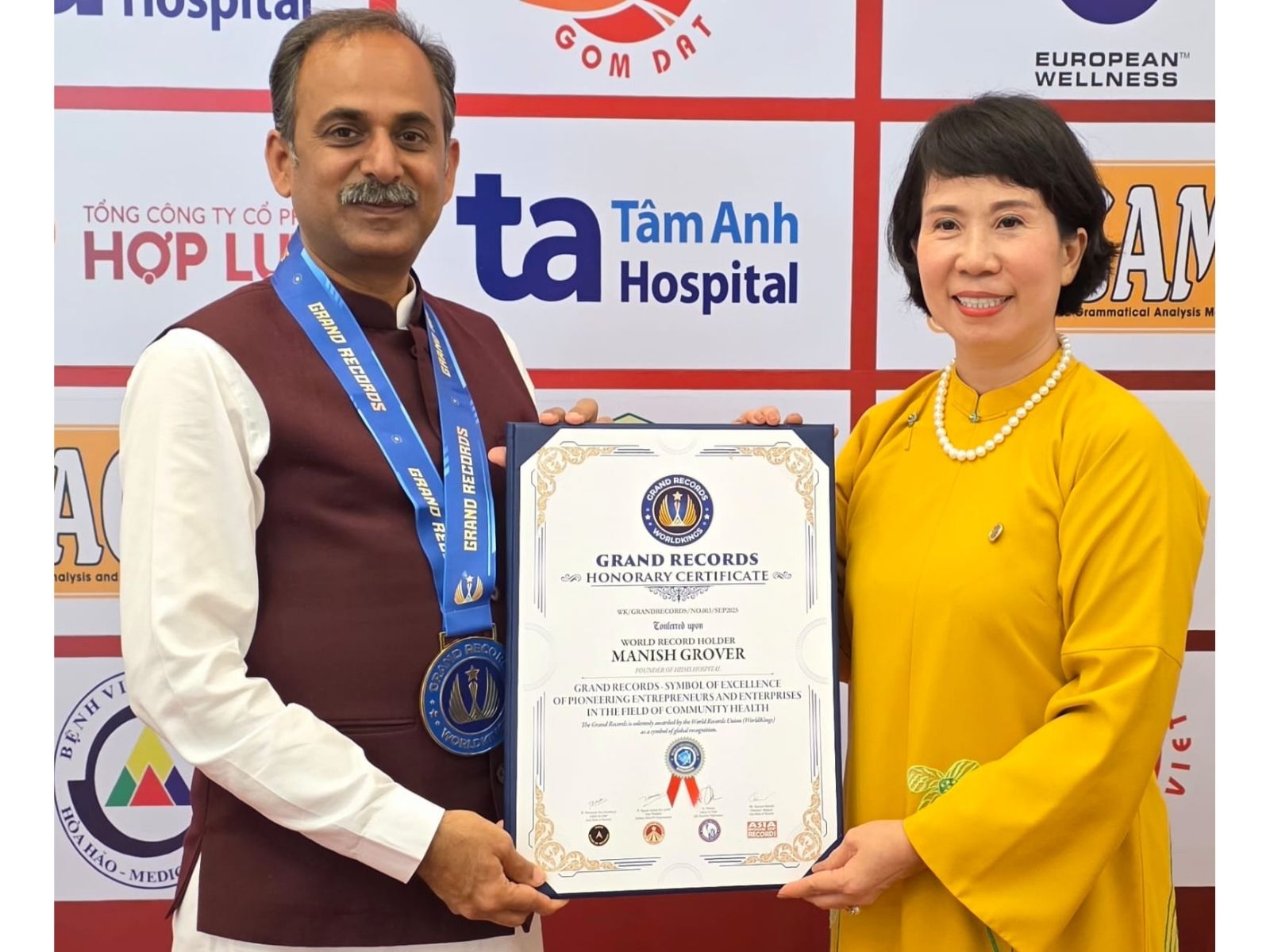 Acharya Manish Ji Honoured with Grand Records WorldKings Honorary Certificate