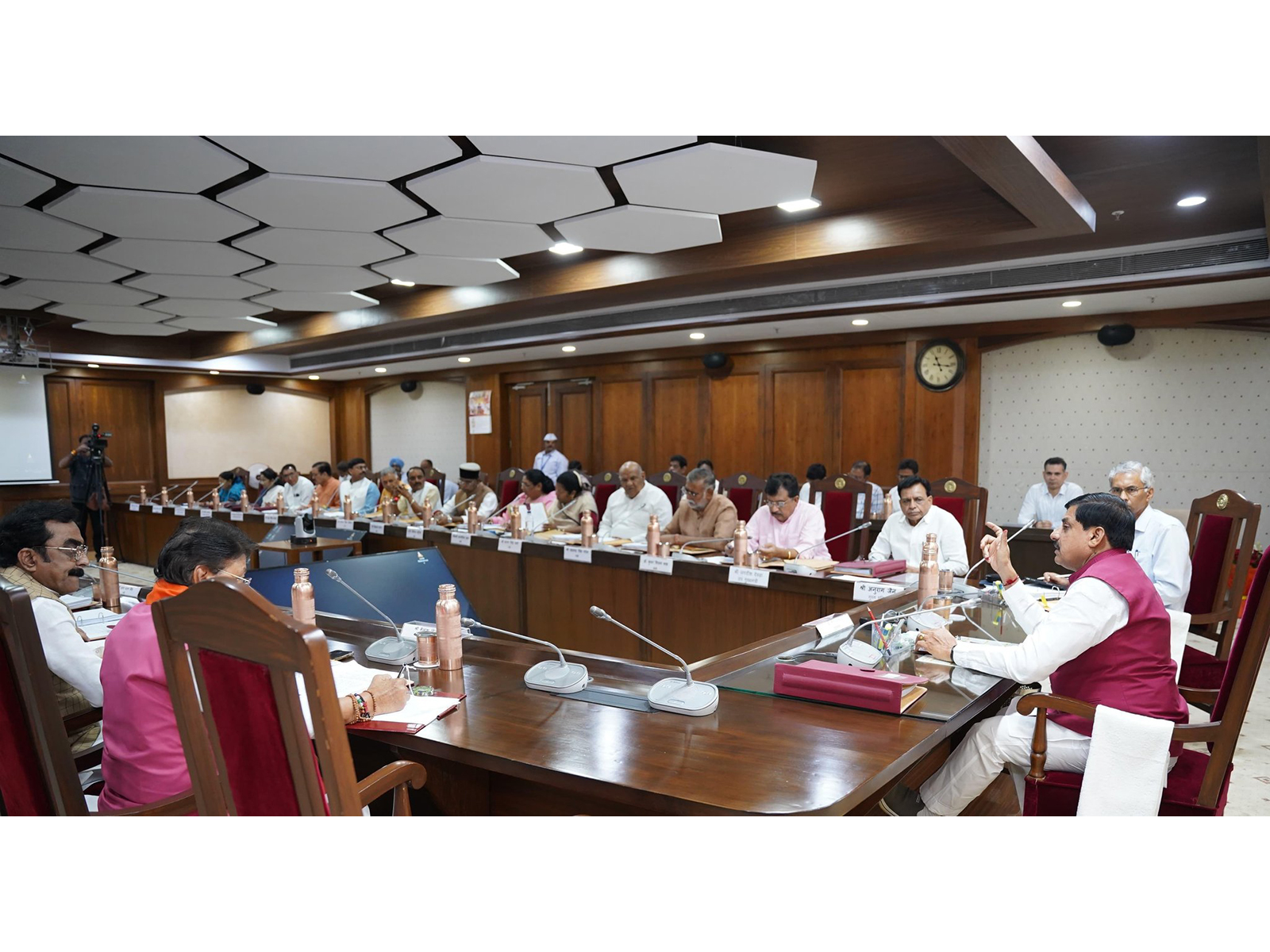 Madhya Pradesh CM Mohan Yadav chairing cabinet meeting (Photo/ X @DrMohanYadav51)