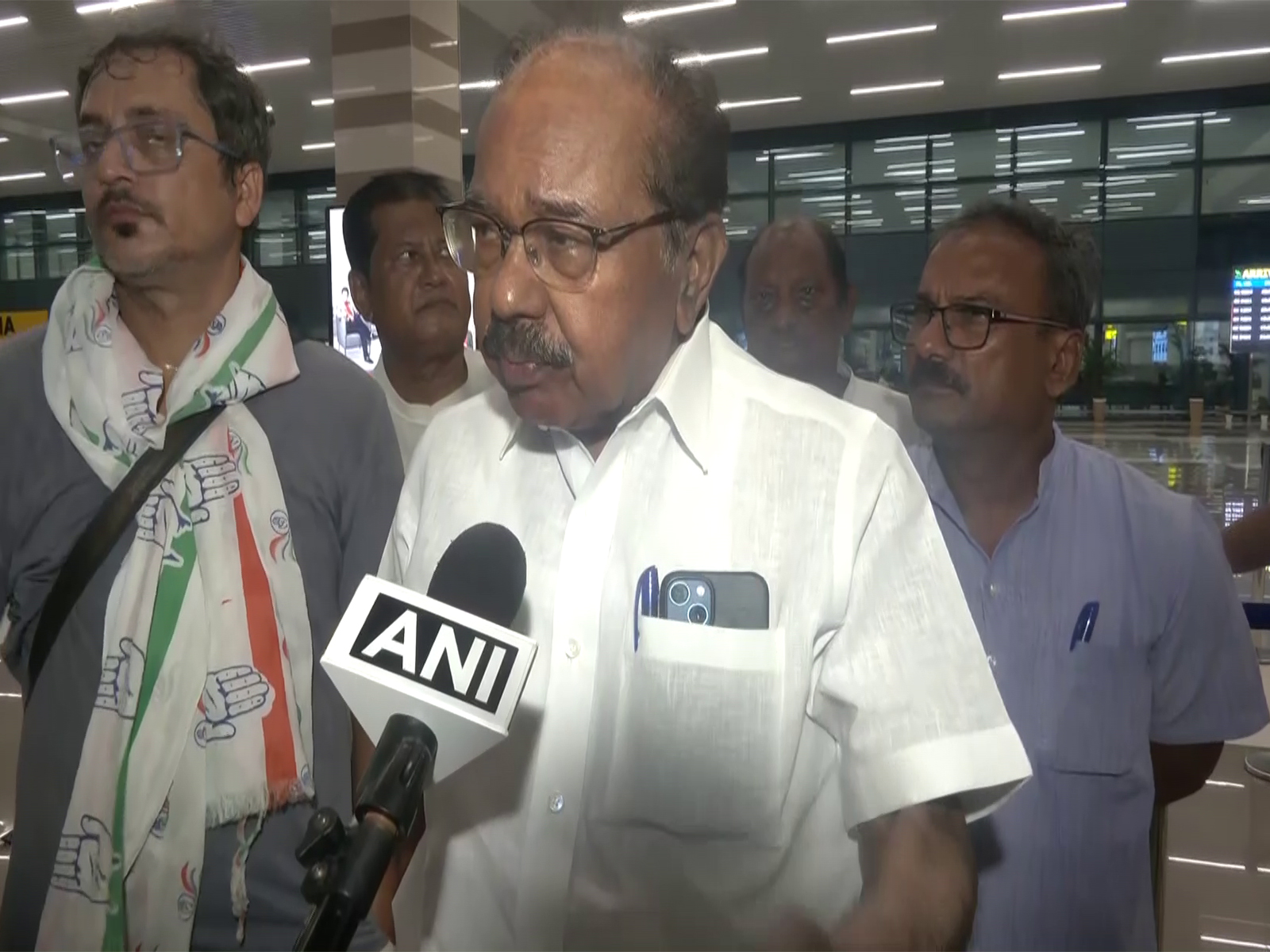 Senior Congress leader M Veerappa Moily (Photo/ANI)