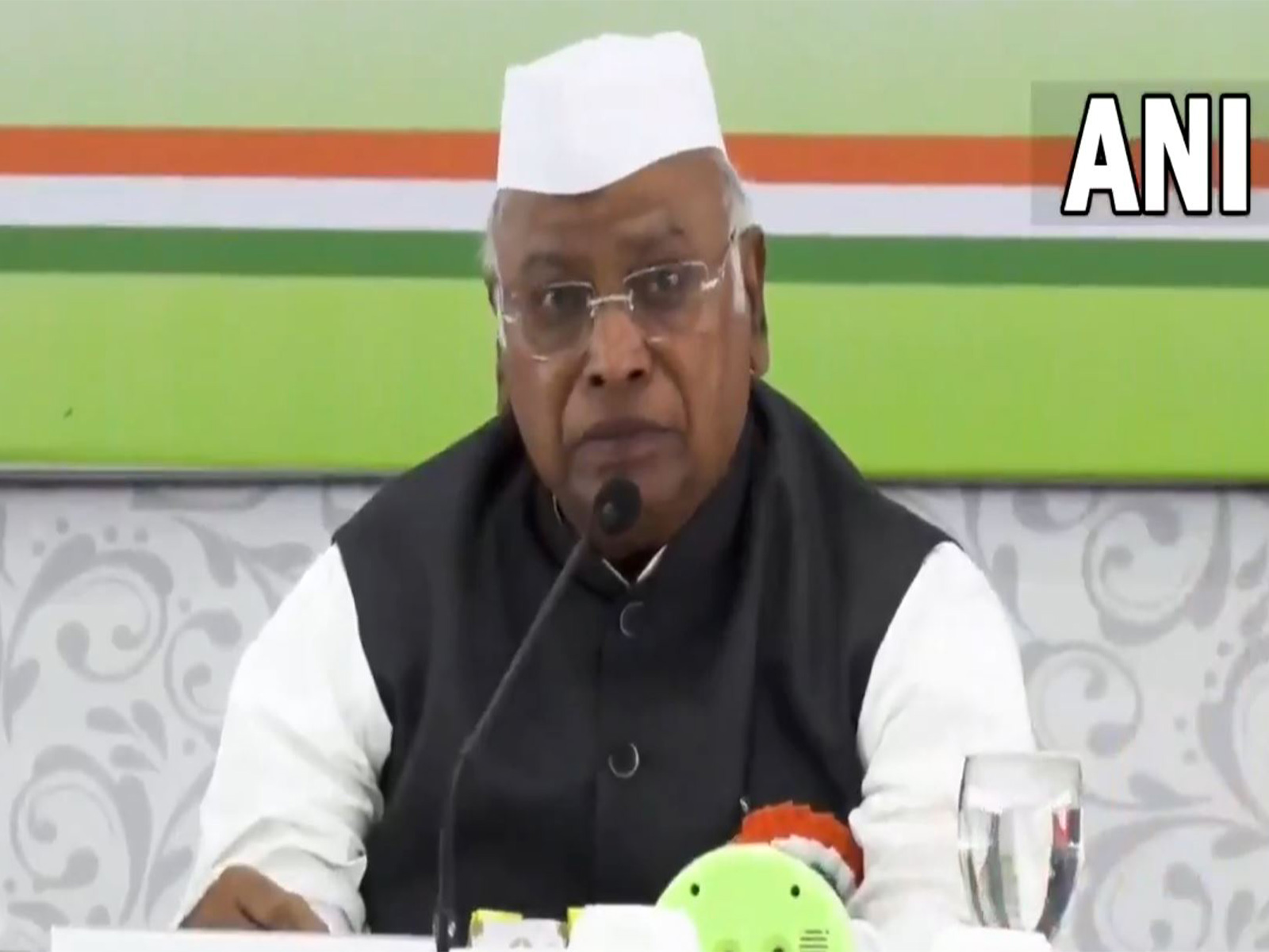 Congress President Mallikarjun Kharge speaking at CWC meeting at Patna (Photo/ANI)