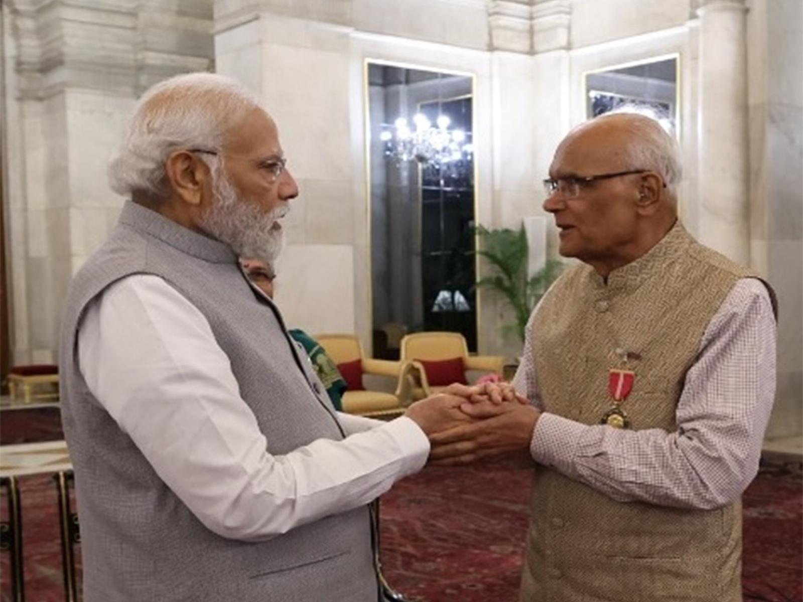 PM Narendra Modi with eminent Kannada Author and thinker SL Bhyrappa (Photo/@narendramodi)
