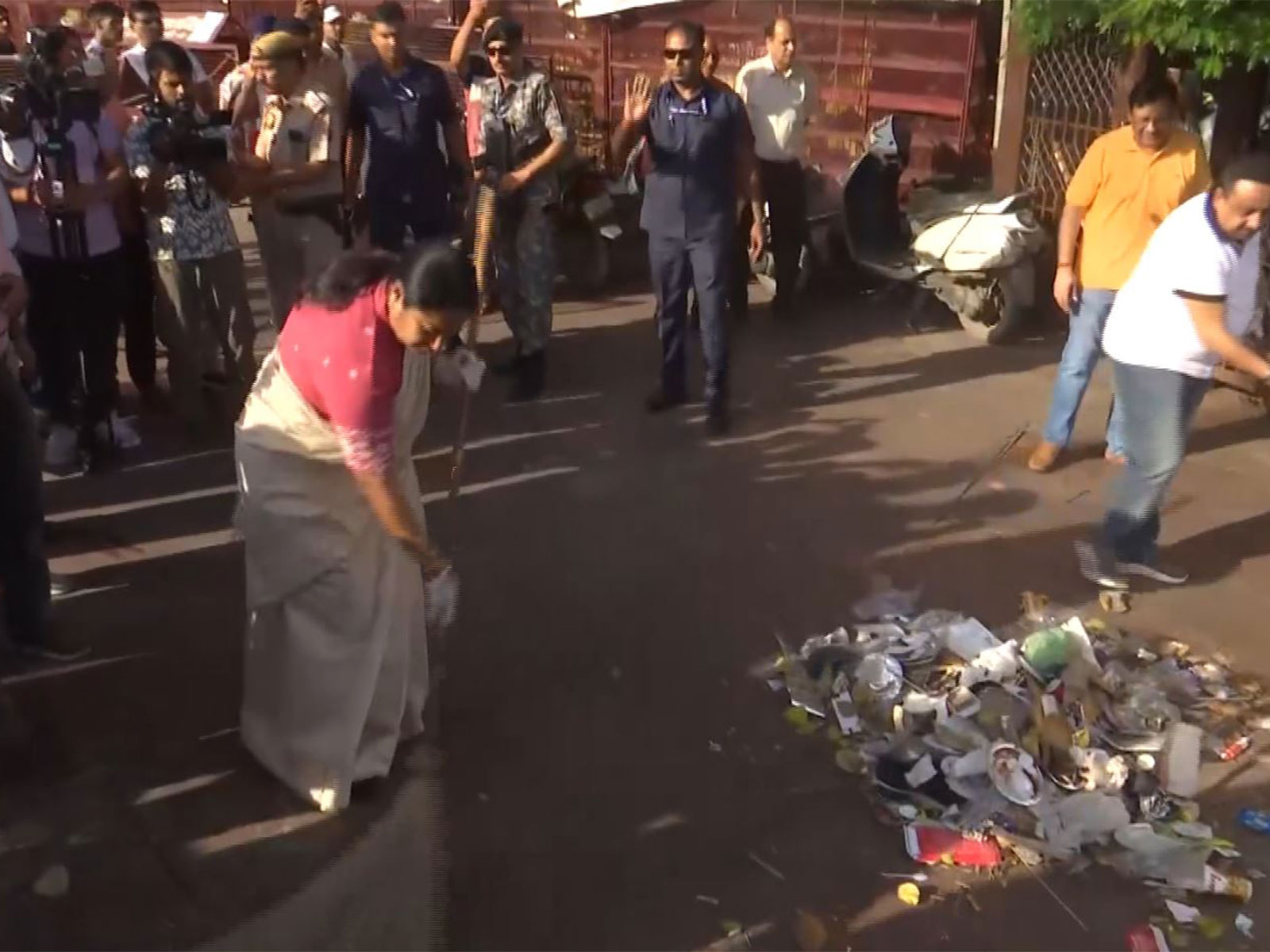 Delhi CM Rekha Gupta participates in ‘Swacchata hi Sewa’ campaign (Photo/ANI) 