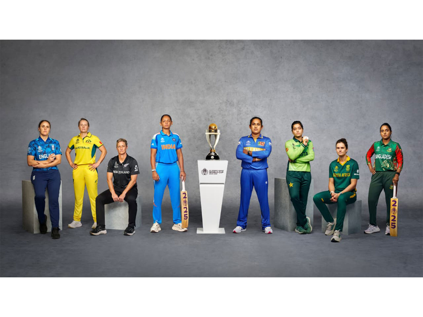 All the teams posing with the World Cup (Photo: ICC)