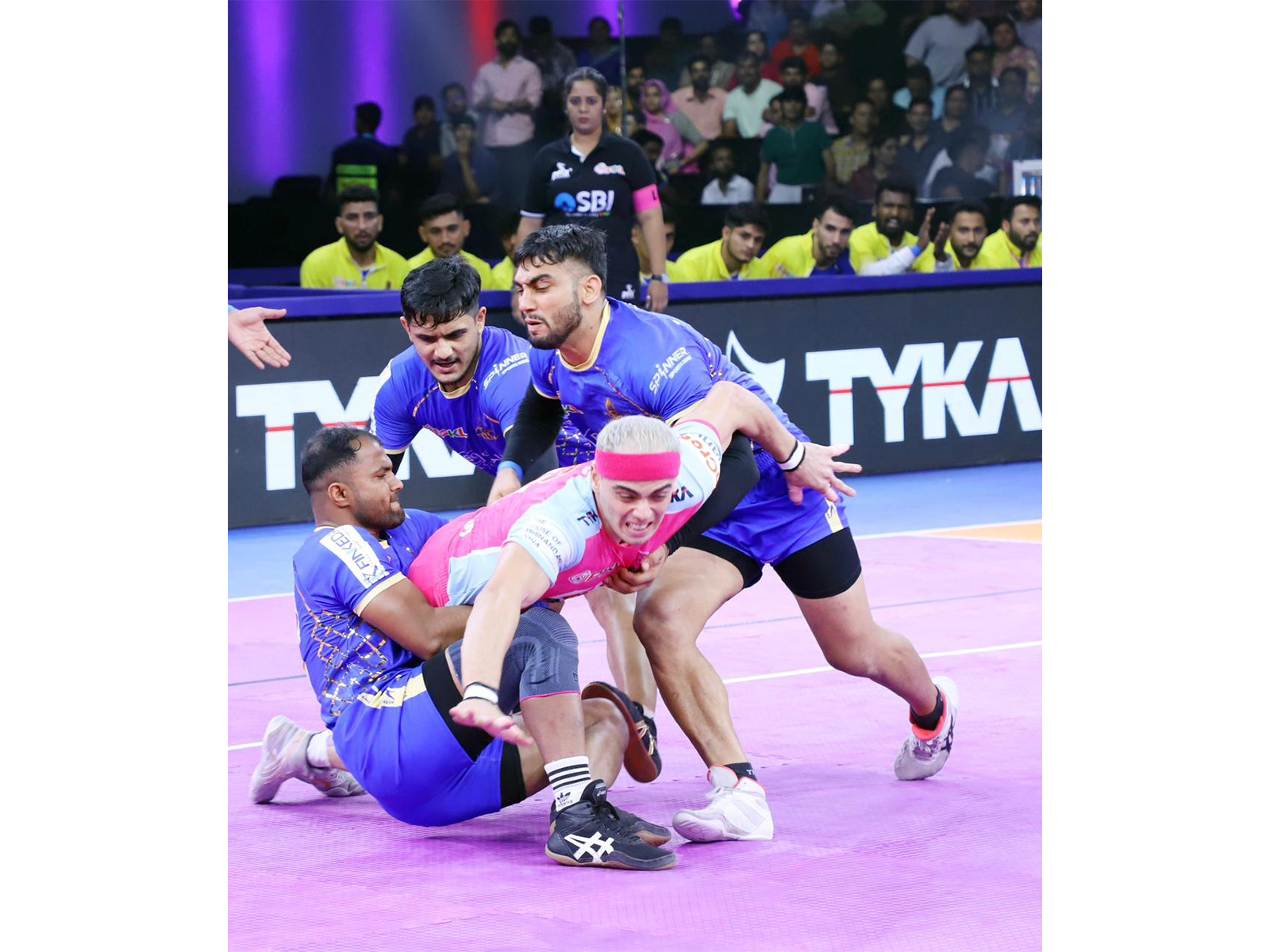Players in action during the match (Photo: PKL) 
