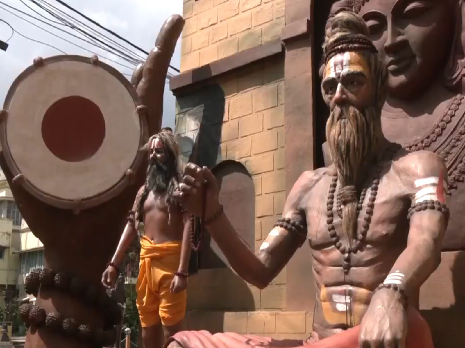 Agarpara Tarapukur Adi Sarvajanin Durgotsav Committee has chosen the theme 'Kumbh' for its Durga Puja (Photo/ANI)
