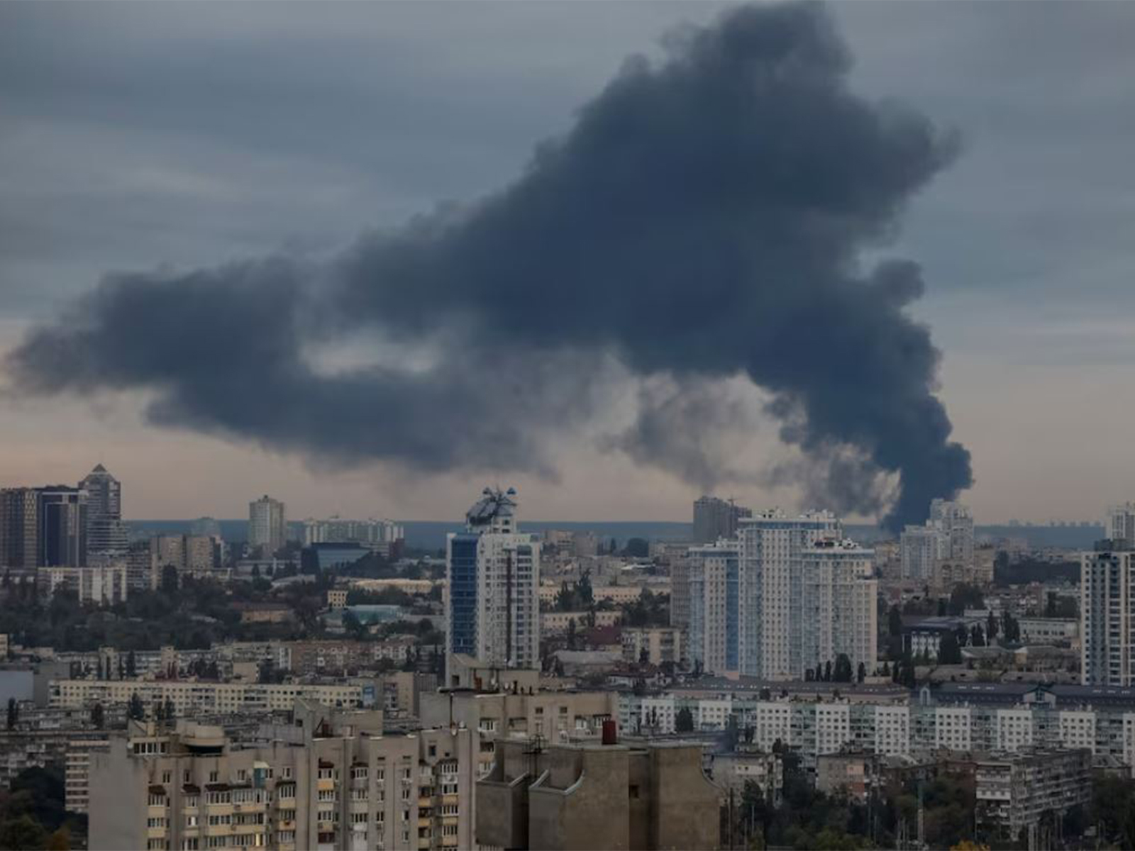 Smoke rises over the city after Russian drone and missile strikes in Kyiv (Image/Reuters) Smoke rises over the city after Russian drone and missile strikes in Kyiv (Image/Reuters)