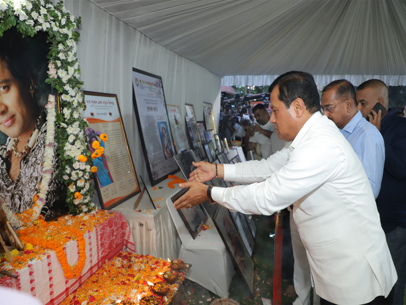 Sarbananda Sonowal pays tribue to Zubeen Garg (Photo/ANI)