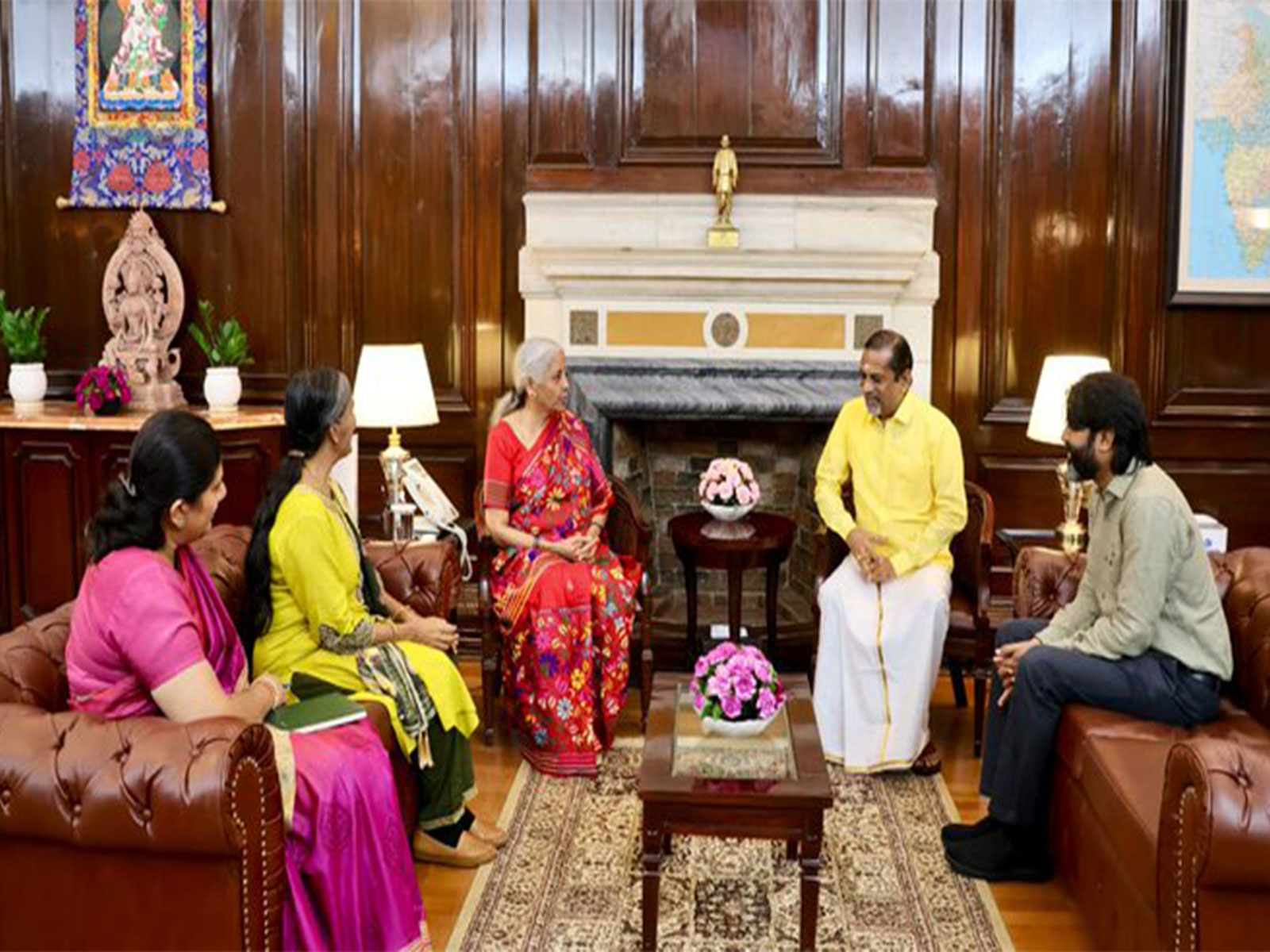 Zoho Co-Founder Sridhar Vembu with Union Finance Minister Nirmala Sitharaman (Photo/@nsitharamanoffc) Zoho Co-Founder Sridhar Vembu with Union Finance Minister Nirmala Sitharaman (Photo/@nsitharamanoffc)