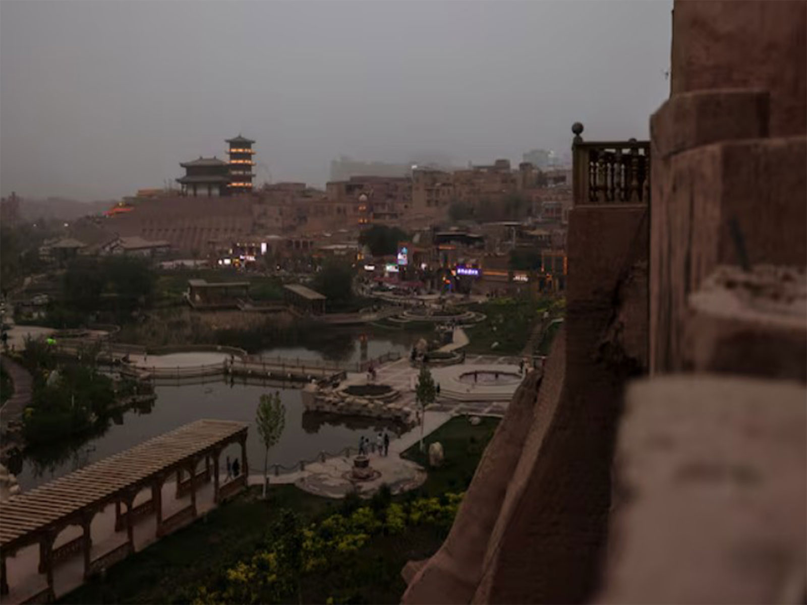 A Chinese pagoda overlooks the old city in Kashgar, Xinjiang Uyghur Region (Image/Reuters)