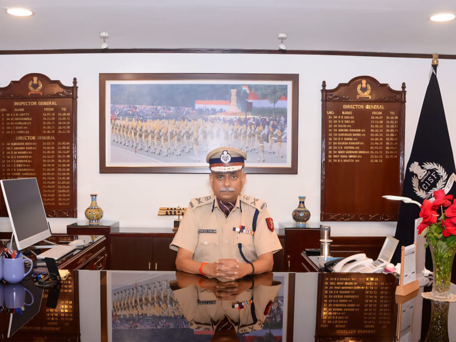 Senior IPS officer Praveer Ranjan assumes charge as CISF DG (Photo: x/@CISFHQrs) Senior IPS officer Praveer Ranjan assumes charge as CISF DG (Photo: x/@CISFHQrs)