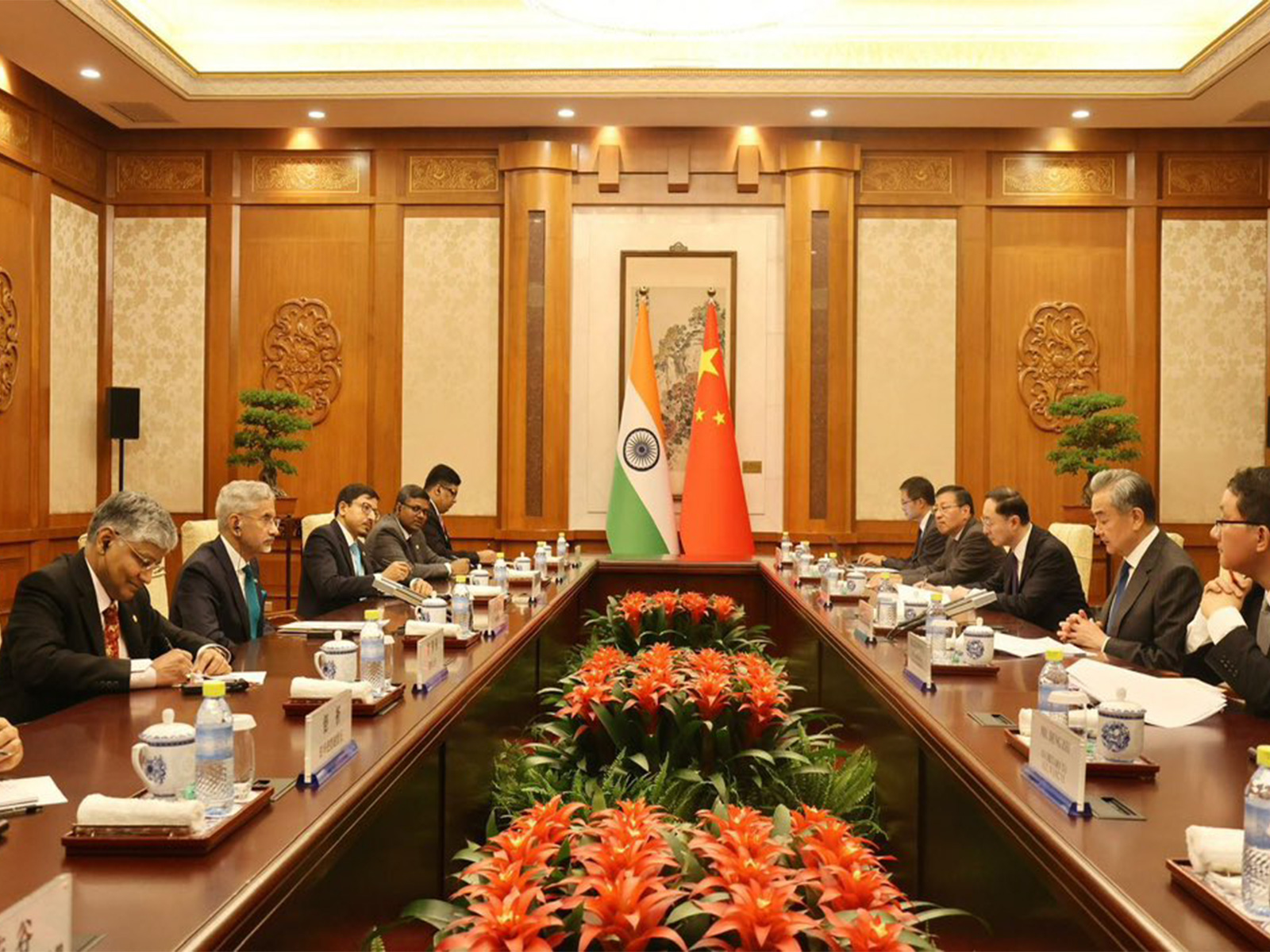   File photo of meeting between EAM Jaishankar and Chinese Foreign Minister Wang Yi (Photo/ X@DrSJaishankar)
