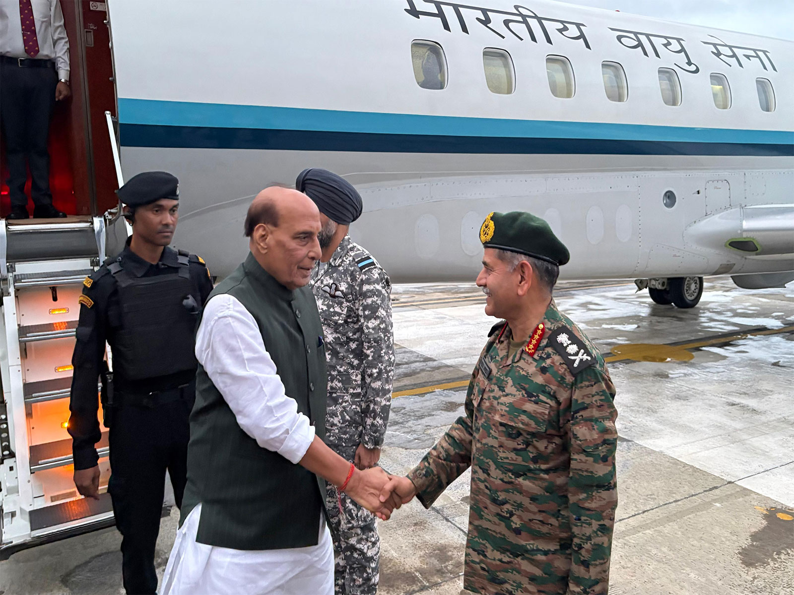 Defence Minister Rajnath Singh was received by COAS General Upendra Dwivedi (Photo/ANI)