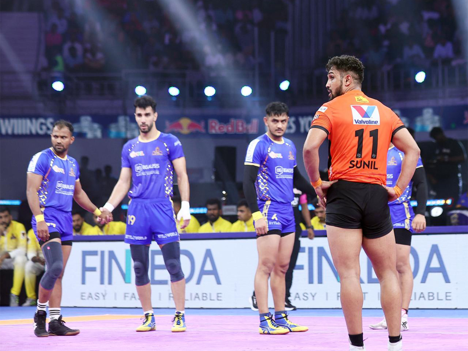 Players in action during the match (Photo: PKL) Players in action during the match (Photo: PKL)