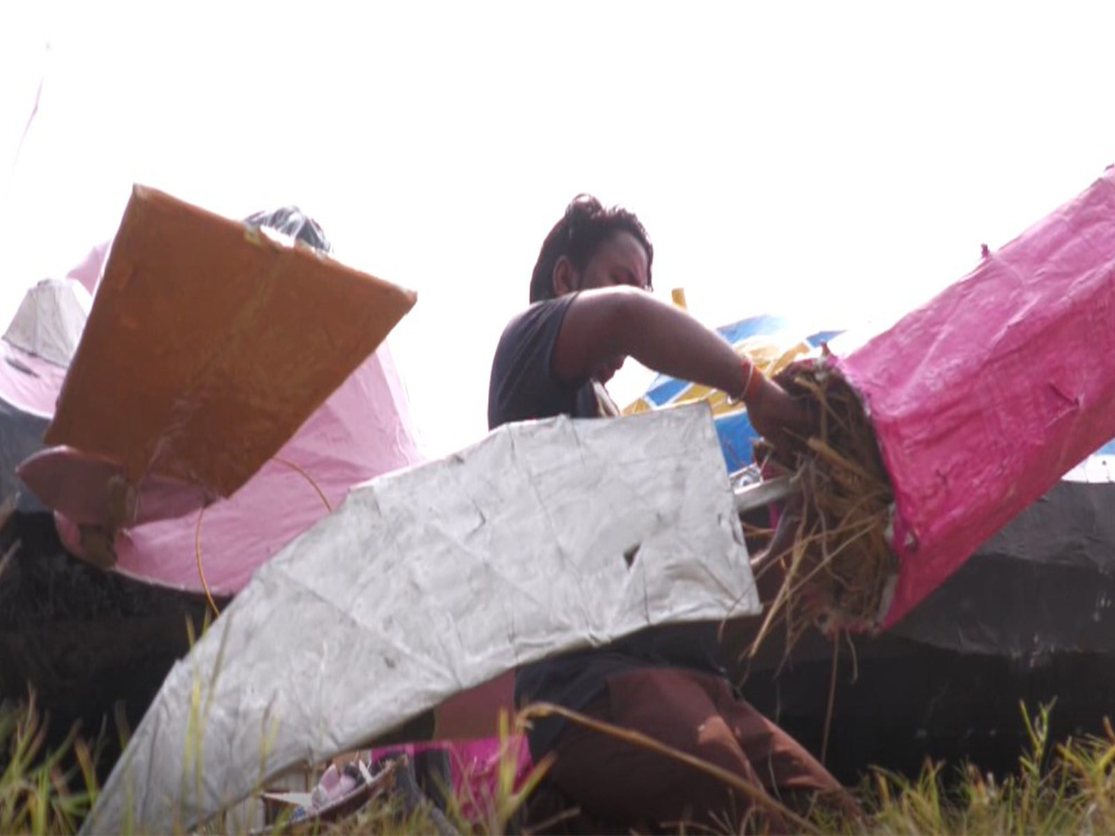 Artist make Raavan, Kumbhkaran and Meghnath effigies (Photo/ANI) 