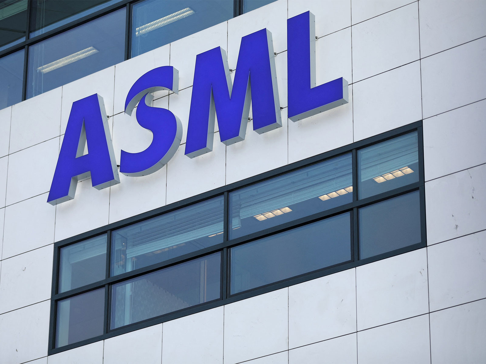 Logo of ASML Holding at the company’s headquarters in Eindhoven, Netherlands (Photo/Reuters) Logo of ASML Holding at the company’s headquarters in Eindhoven, Netherlands (Photo/Reuters)