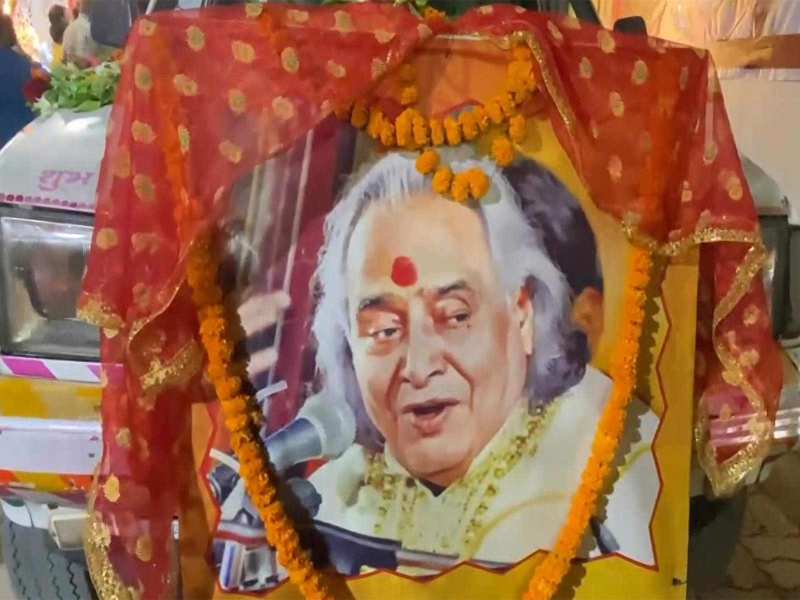 Pandit Chhannulal Mishra cremated with full state honour