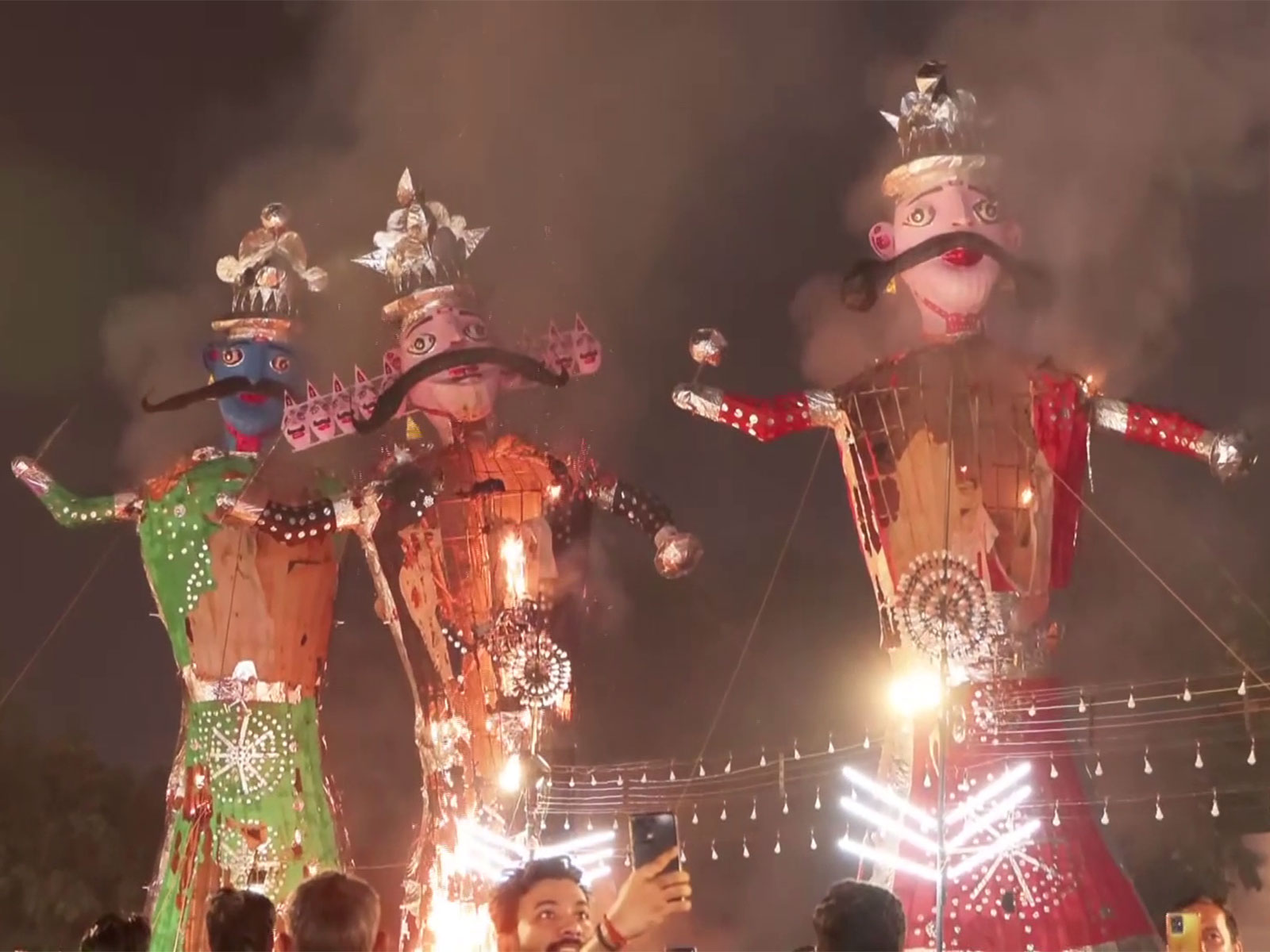 'Ravan Dahan' performed in Indraprastha Extension in Delhi (Photo/ANI)