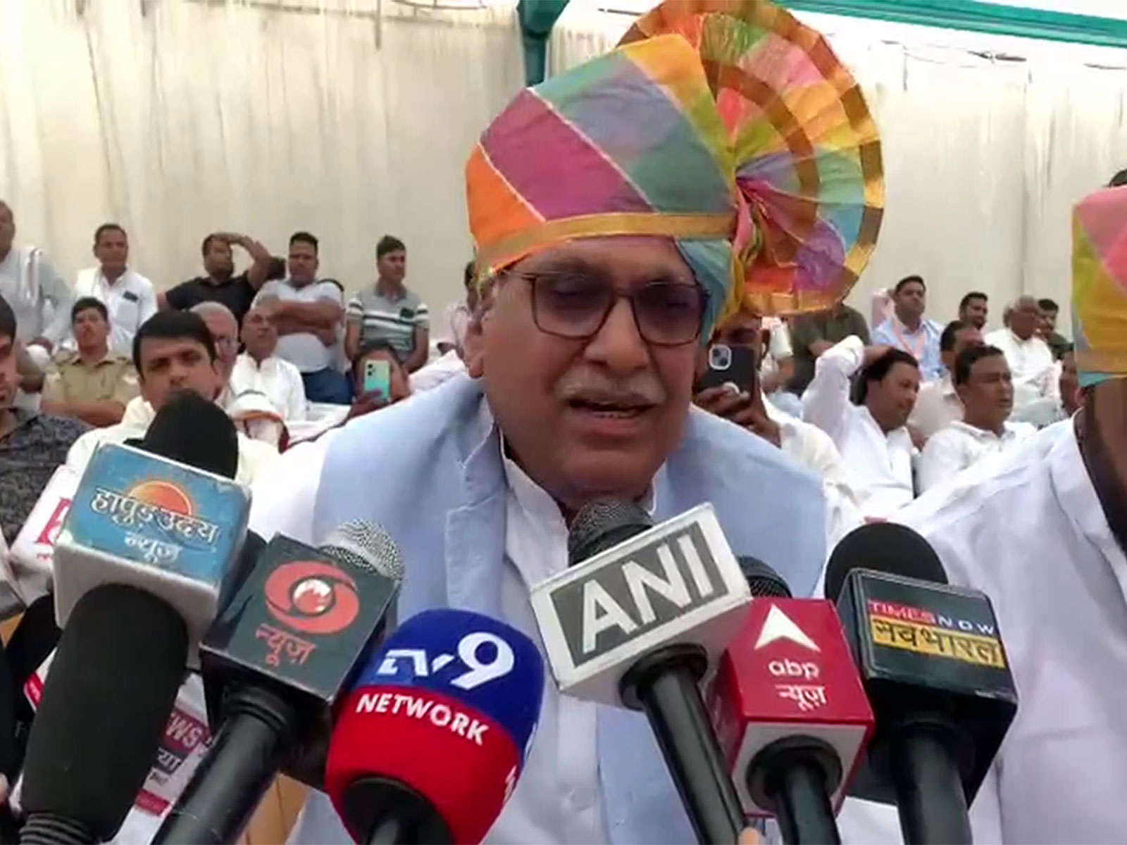 SP Leader Babu Singh Khushwaha (Photo/ANI) SP Leader Babu Singh Khushwaha (Photo/ANI)