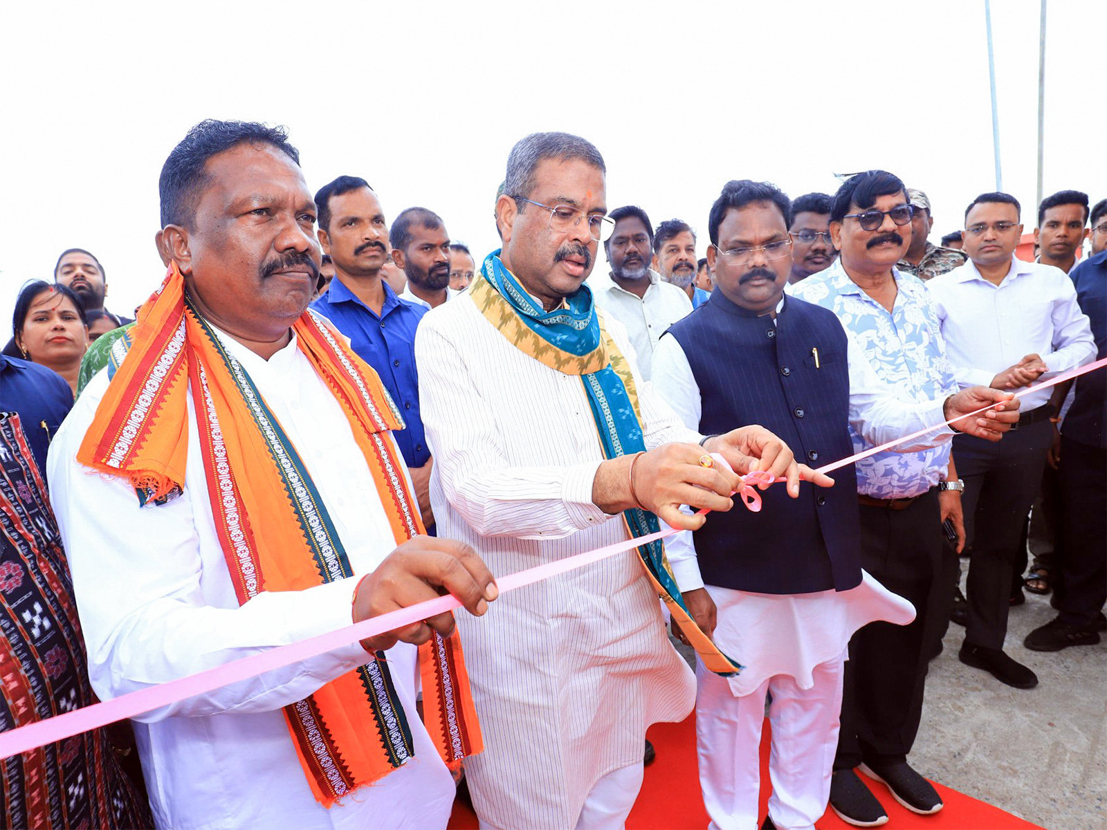 Union Education Minister Dharmendra Pradhan inaugurates the 'Panjuri Fish Farming General Facilities Centre' at Hirakud (Photo/X@dpradhanbjp/ANI)