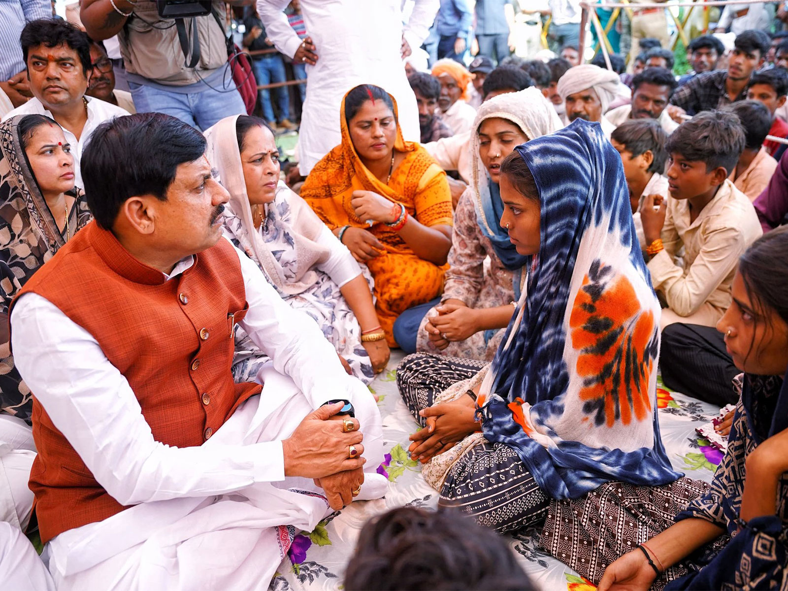 MP CM Mohan Yadav meeting the victim's family in Khandwa (Photo/X @DrMohanYadav51) MP CM Mohan Yadav meeting the victim's family in Khandwa (Photo/X @DrMohanYadav51)