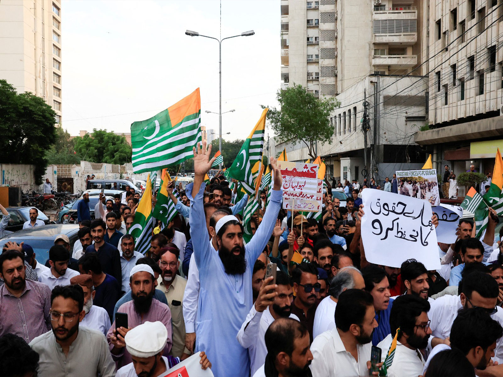 Protestors in PoJK (Photo/ Reuters)