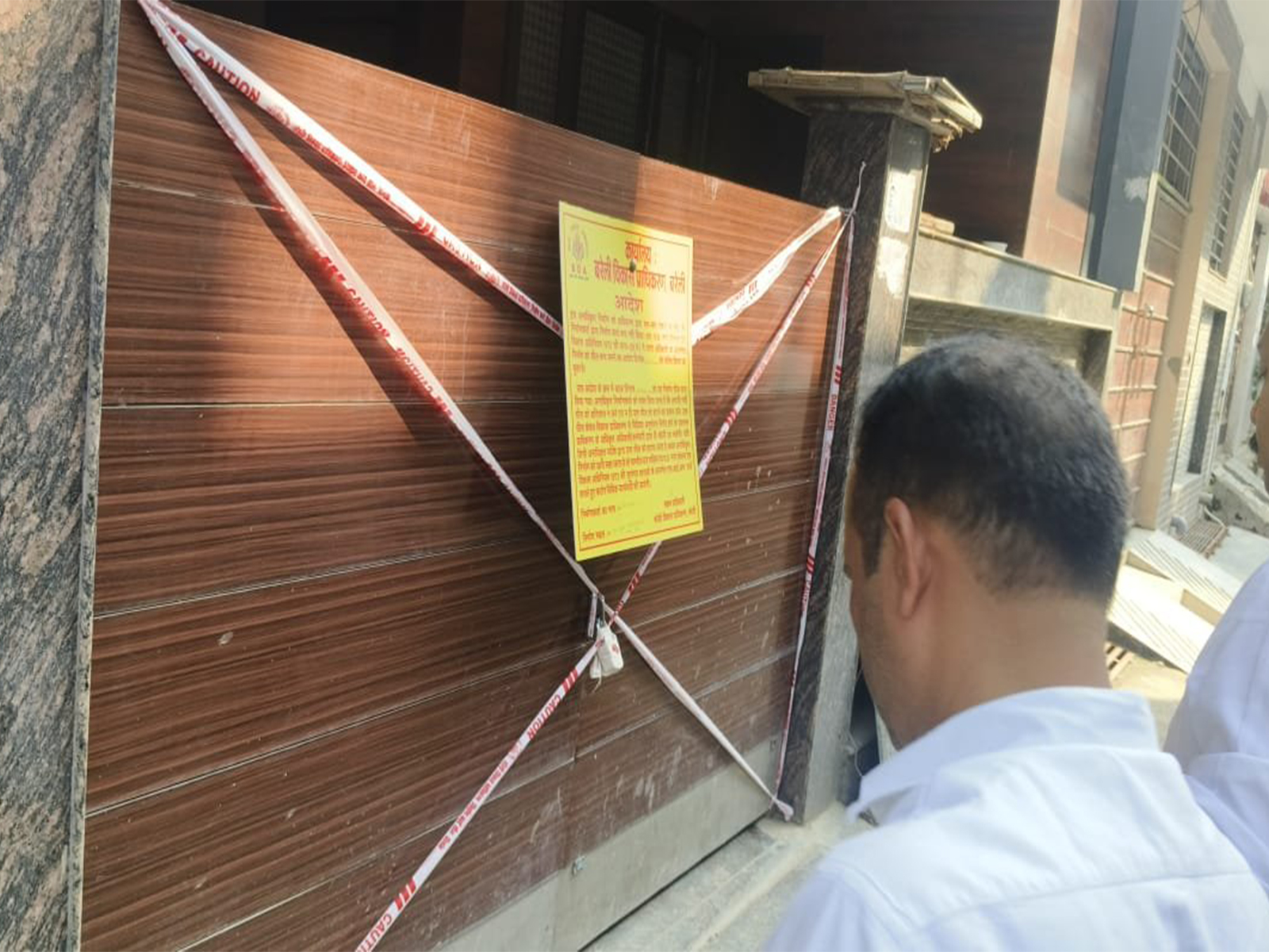 Bareilly Development Authority seals the residence of Mohd Farhat Khan, Mohd Nadeem's shops (Photo/Bareilly Development Authority)