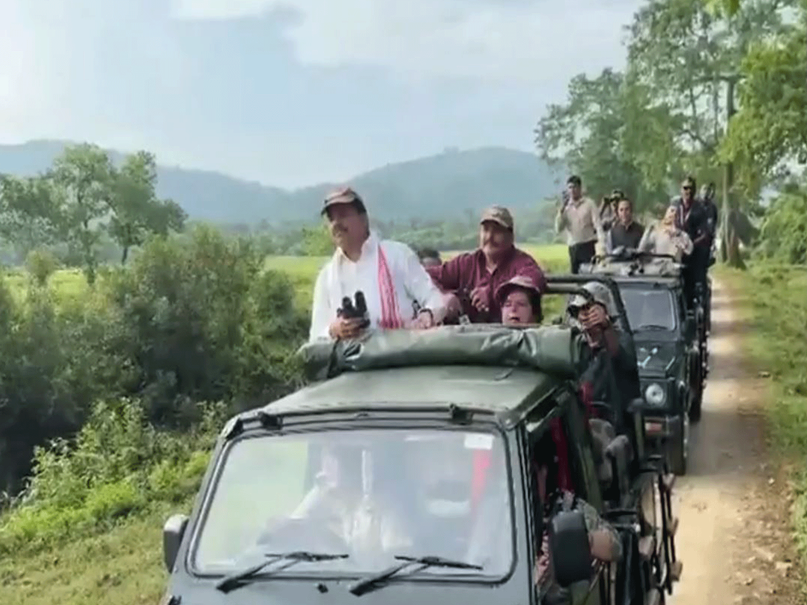 Madhya Pradesh CM Mohan Yadav enjoying jeep safari in Kaziranga National Park and Tiger Reserve (Photo/ANI) Madhya Pradesh CM Mohan Yadav enjoying jeep safari in Kaziranga National Park and Tiger Reserve (Photo/ANI)