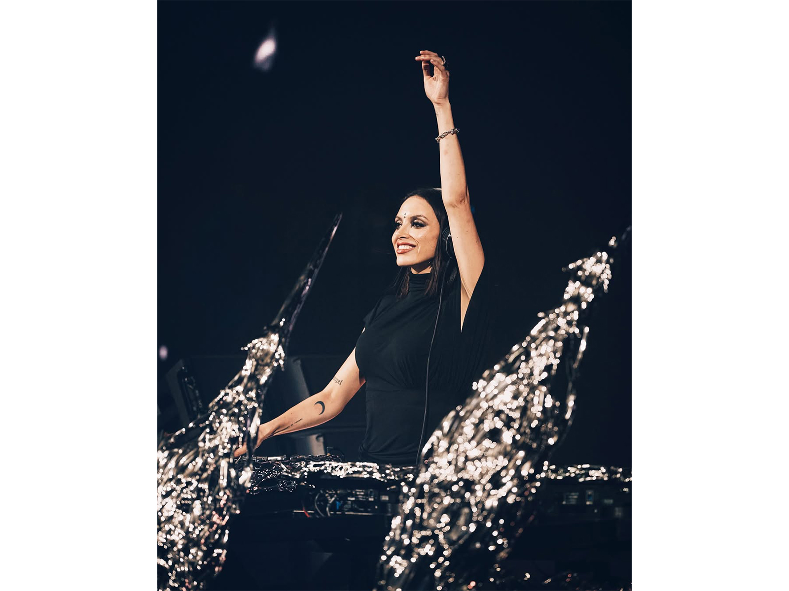 Sara Landry (Image source: Instagram@saralandrydj) Sara Landry (Image source: Instagram@saralandrydj)