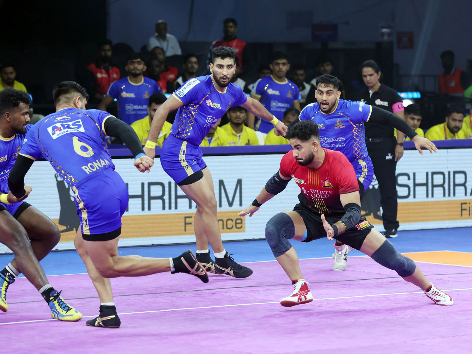 Players in action during the match (Photo: PKL) 