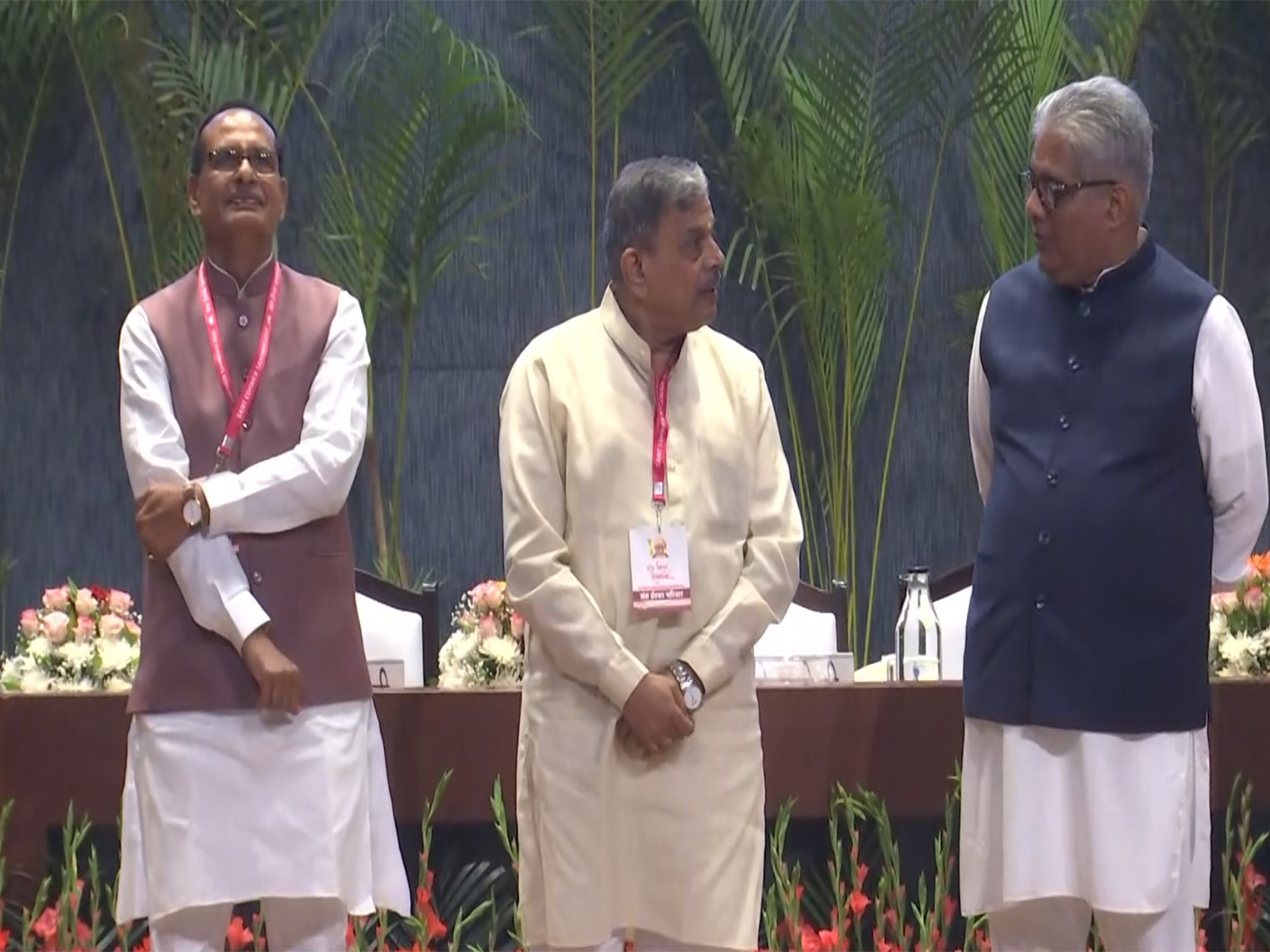 Union Minister Shivraj Singh Chouhan along with RSS leader Dattatreya Hosabale, Union Minister Bhupendra Yadav attends Sant Eshwer Samman (Photo/ANI) Union Minister Shivraj Singh Chouhan along with RSS leader Dattatreya Hosabale, Union Minister Bhupendra Yadav attends Sant Eshwer Samman (Photo/ANI)
