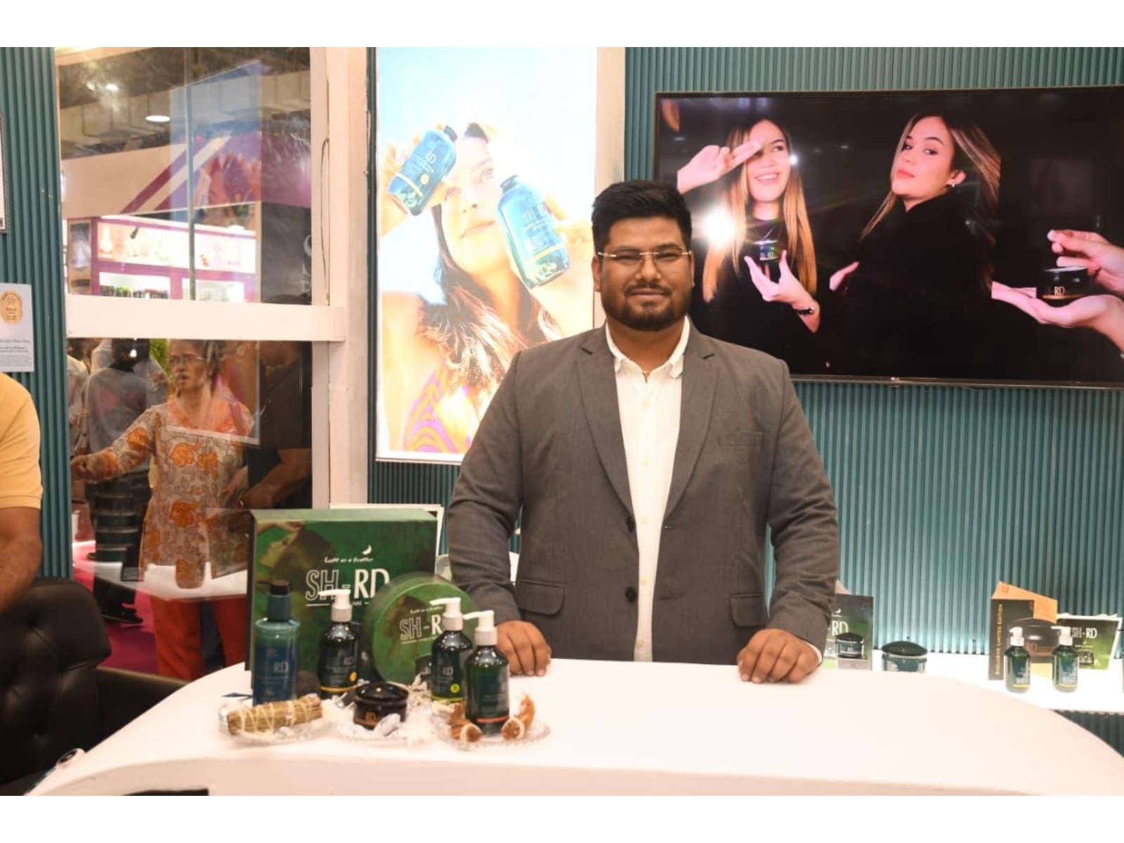 Kumar Gaurav - Founder & CEO of Lepl Group officially launched SH-RD in India (World’s 1st scalp care brand) at Bombay Expo Centre, Mumbai