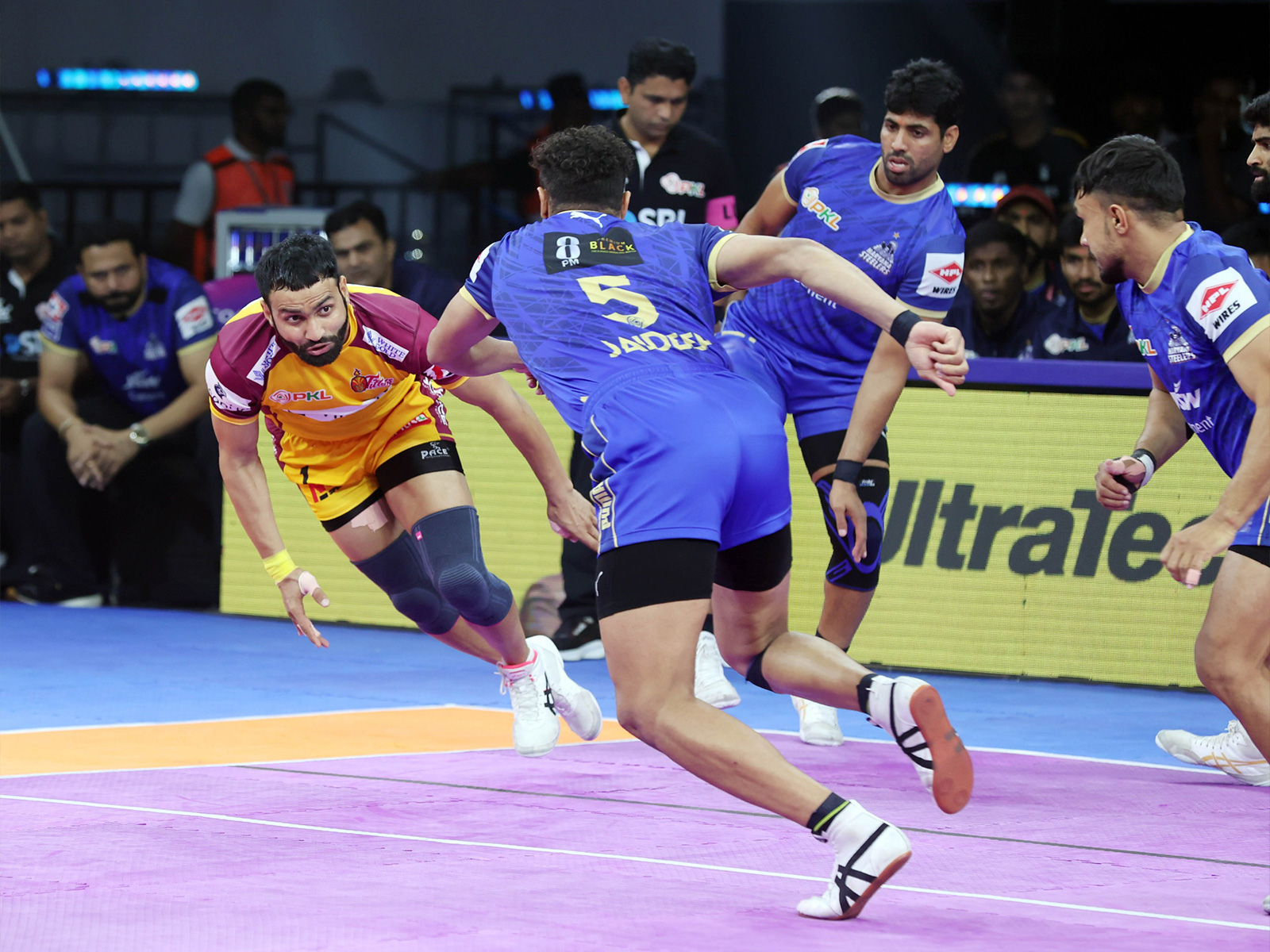 Players in action during the match (Photo: PKL) 