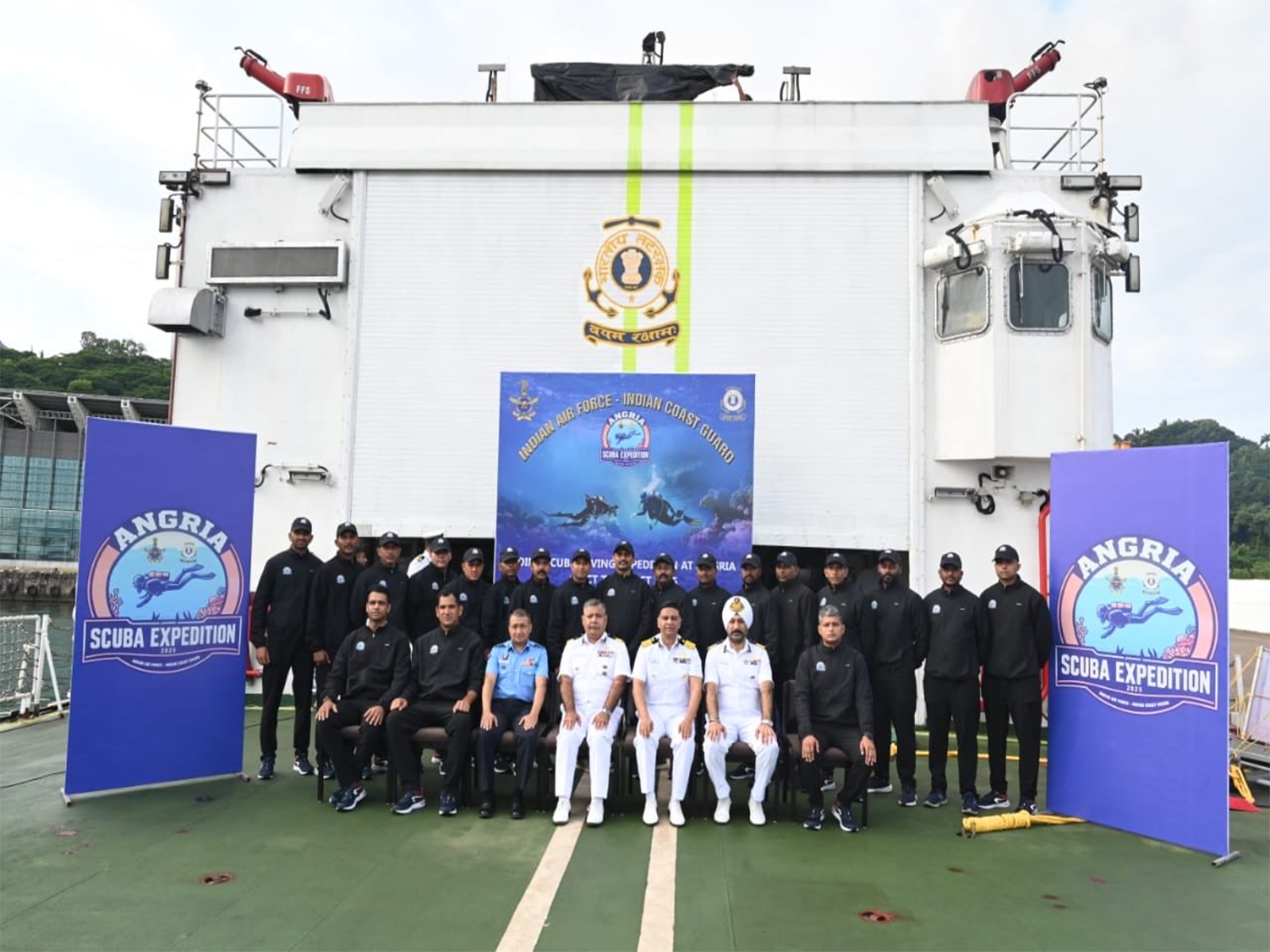 ICG and IAF flag off joint scuba diving expedition from Goa on occasion of 93rd  Air Force day (Photo/X @IndiaCoastGuard)