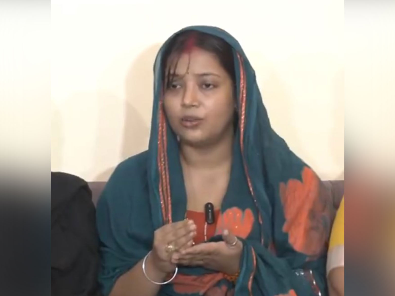 Wife of Pawan Singh, Jyoti Singh (Photo: ANI)