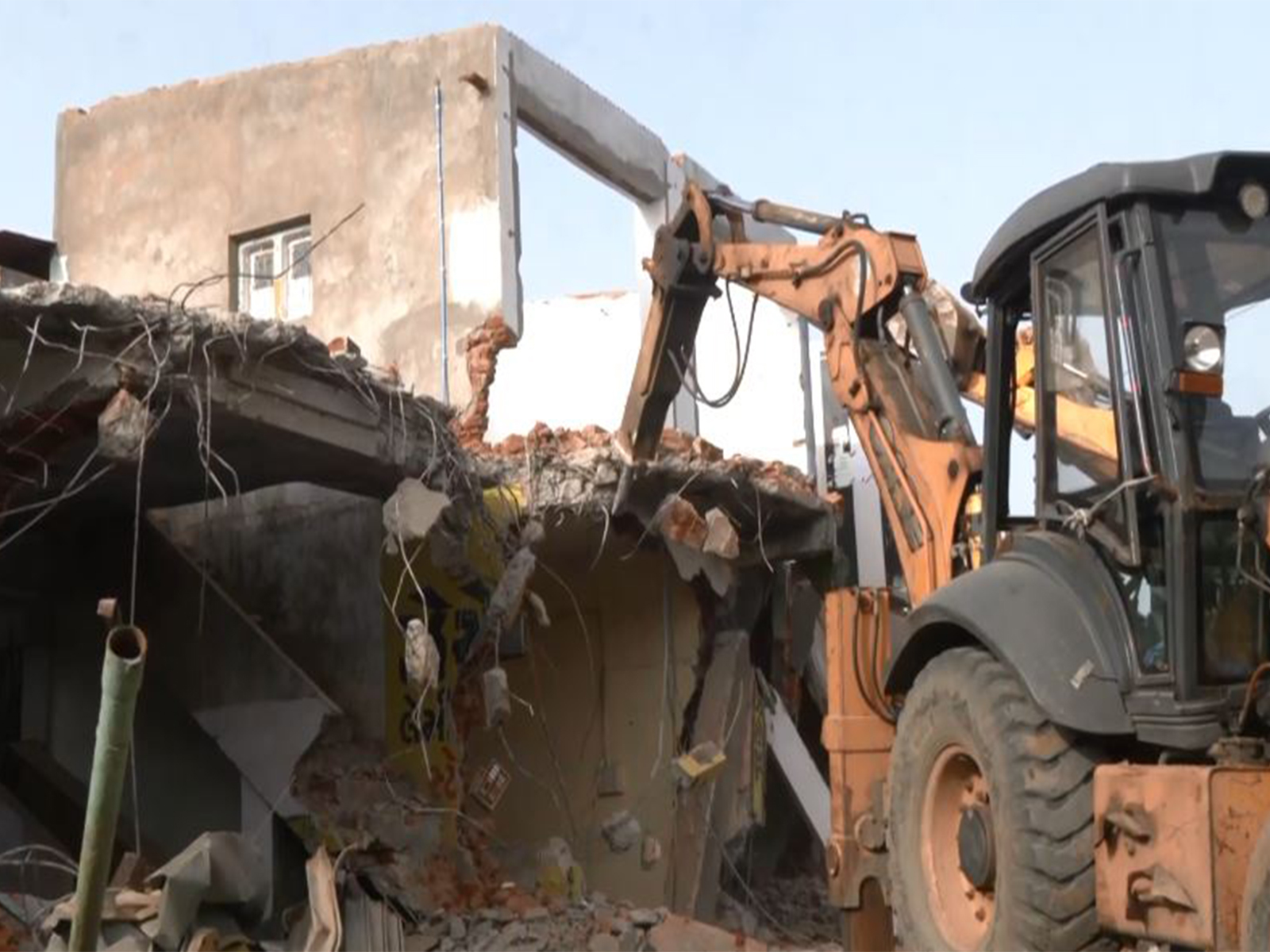 Buldozer action in Gandhinagar (Photo/ANI)