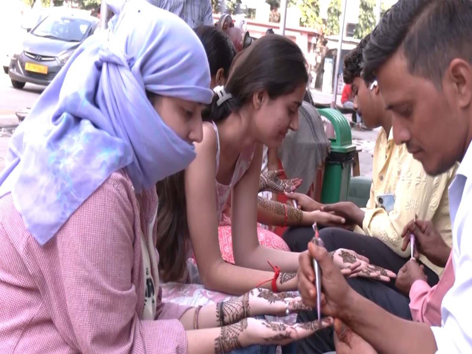 Women throng Jaipur markets on Karwa Chauth (Photo: ANI) Women throng Jaipur markets on Karwa Chauth (Photo: ANI)