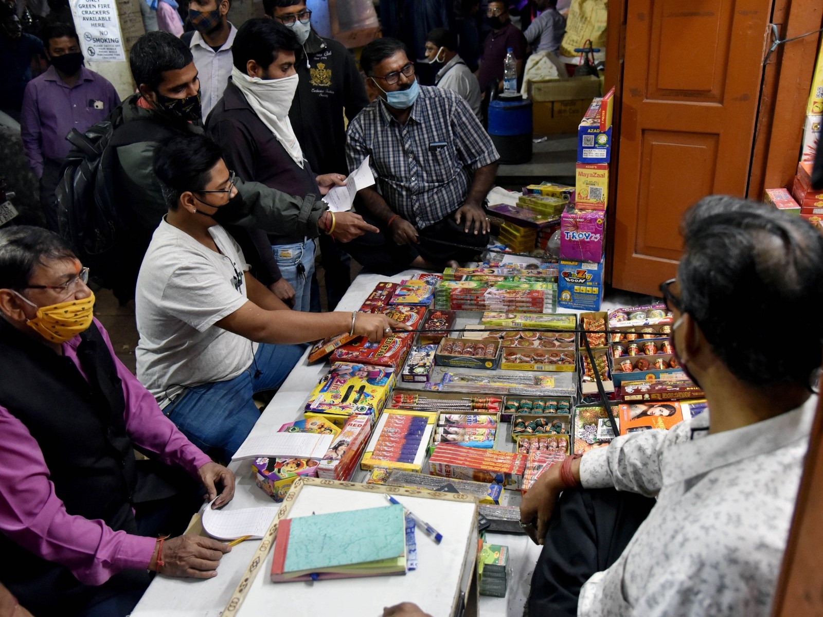 People buying green crackers ahead of Diwali festival near Jama Masjid in Old Delhi in 2020 (File Photo/ANI)