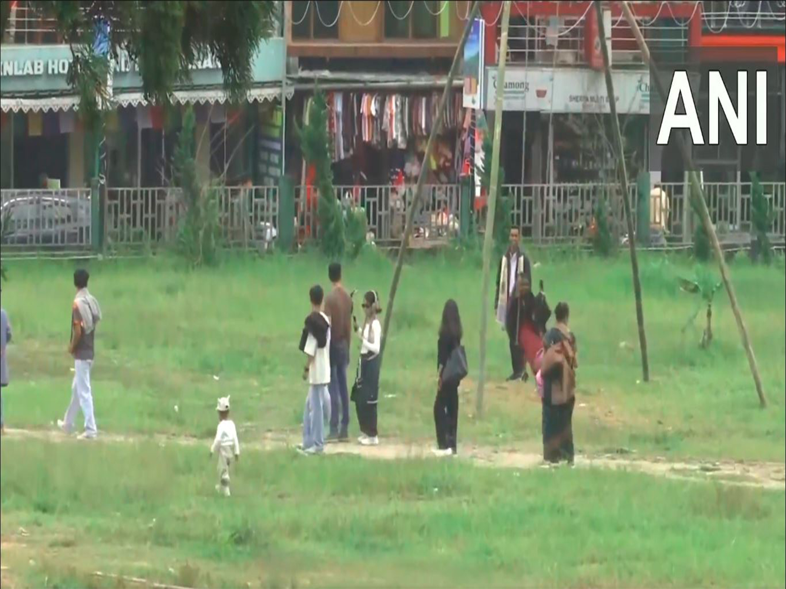 Tourists flock back to Darjeeling after devastating landslides (Photo/ANI)