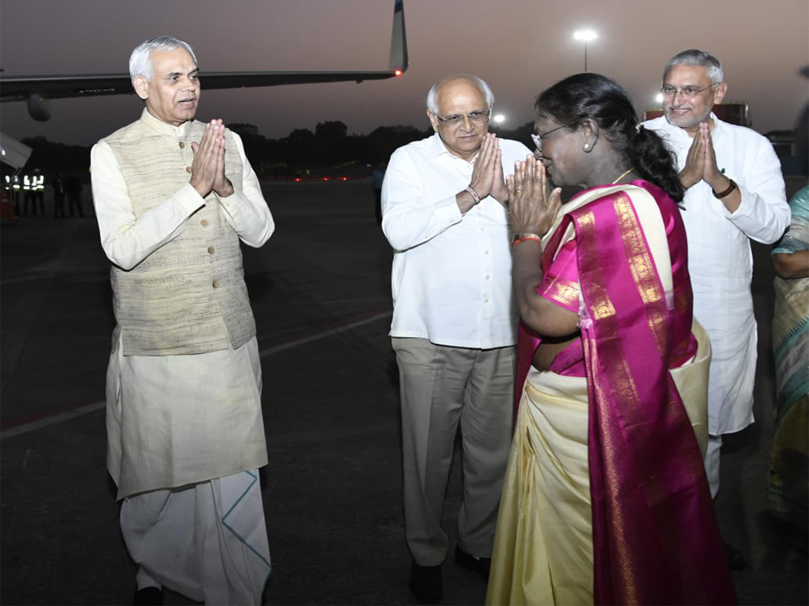 Heartfelt Farewell to the President of India, Droupadi Murmu, at Ahmedabad Airport (Photo/Gujarat CMO)