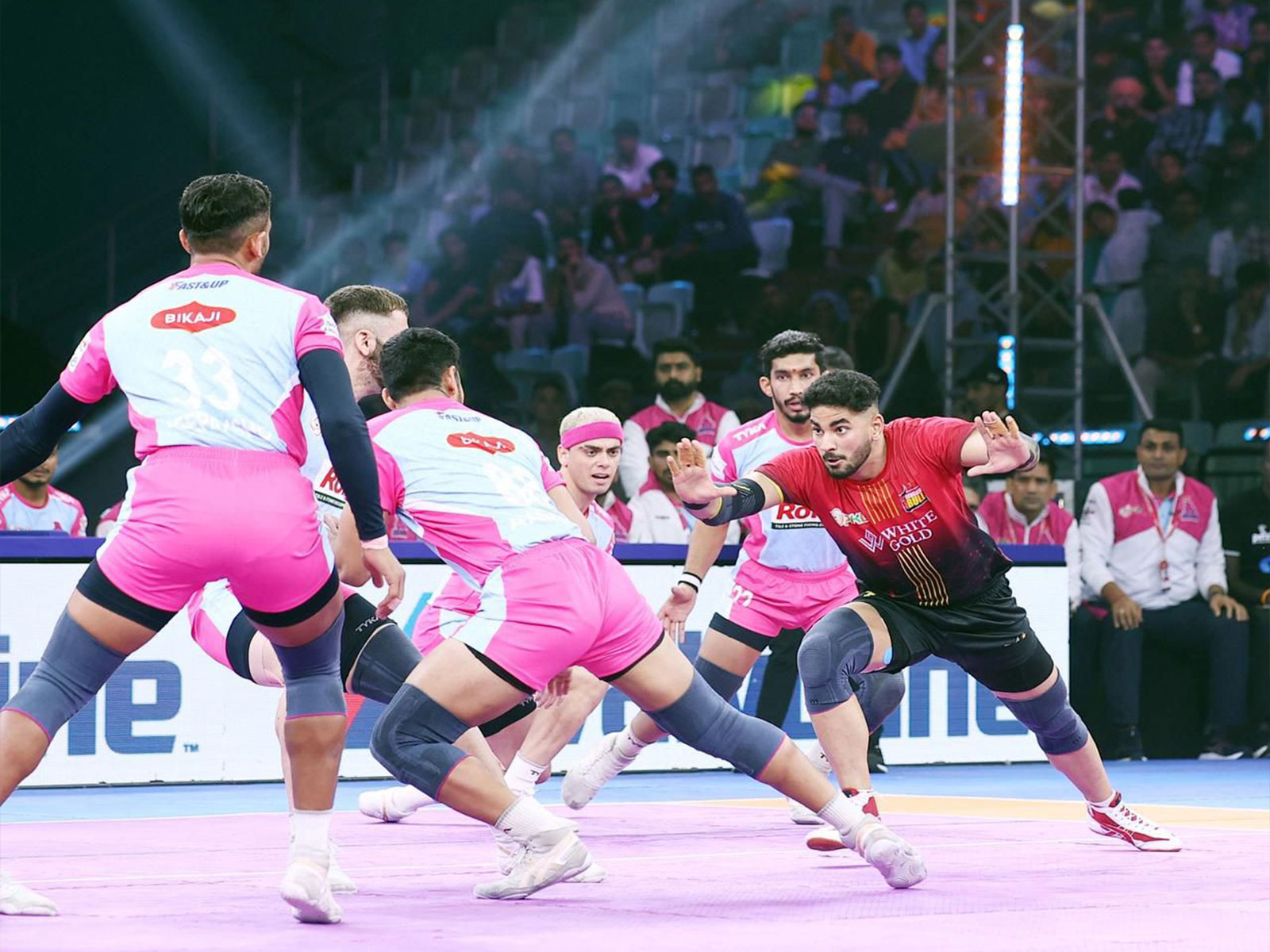 Players in action during the match (Photo: PKL) 