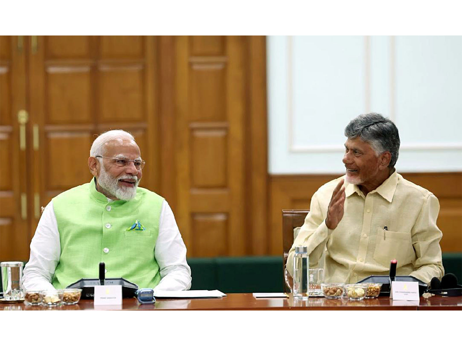 Prime Minister Narendra Modi and Andhra Pradesh CM N Chandrababu Naidu (Photo/ANI)