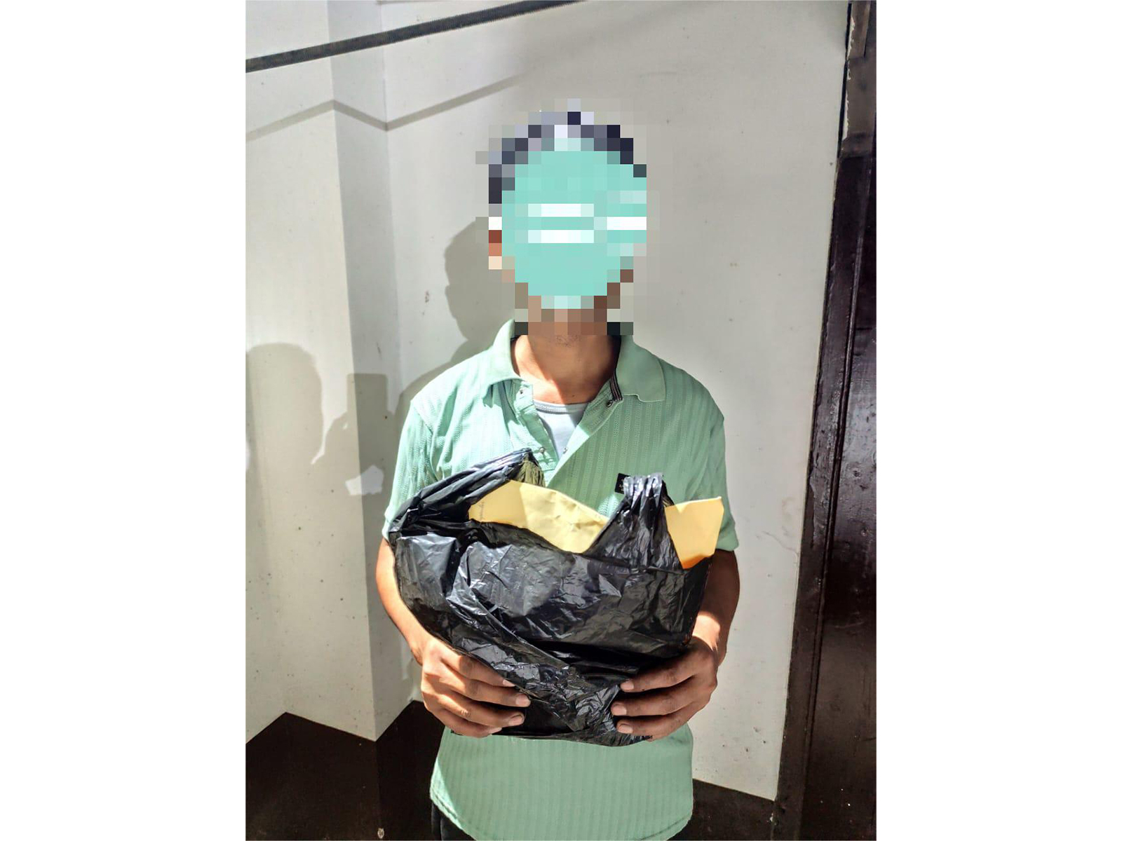 Rifleman arrested with contraband drugs (Photo: x/@manipur_police)