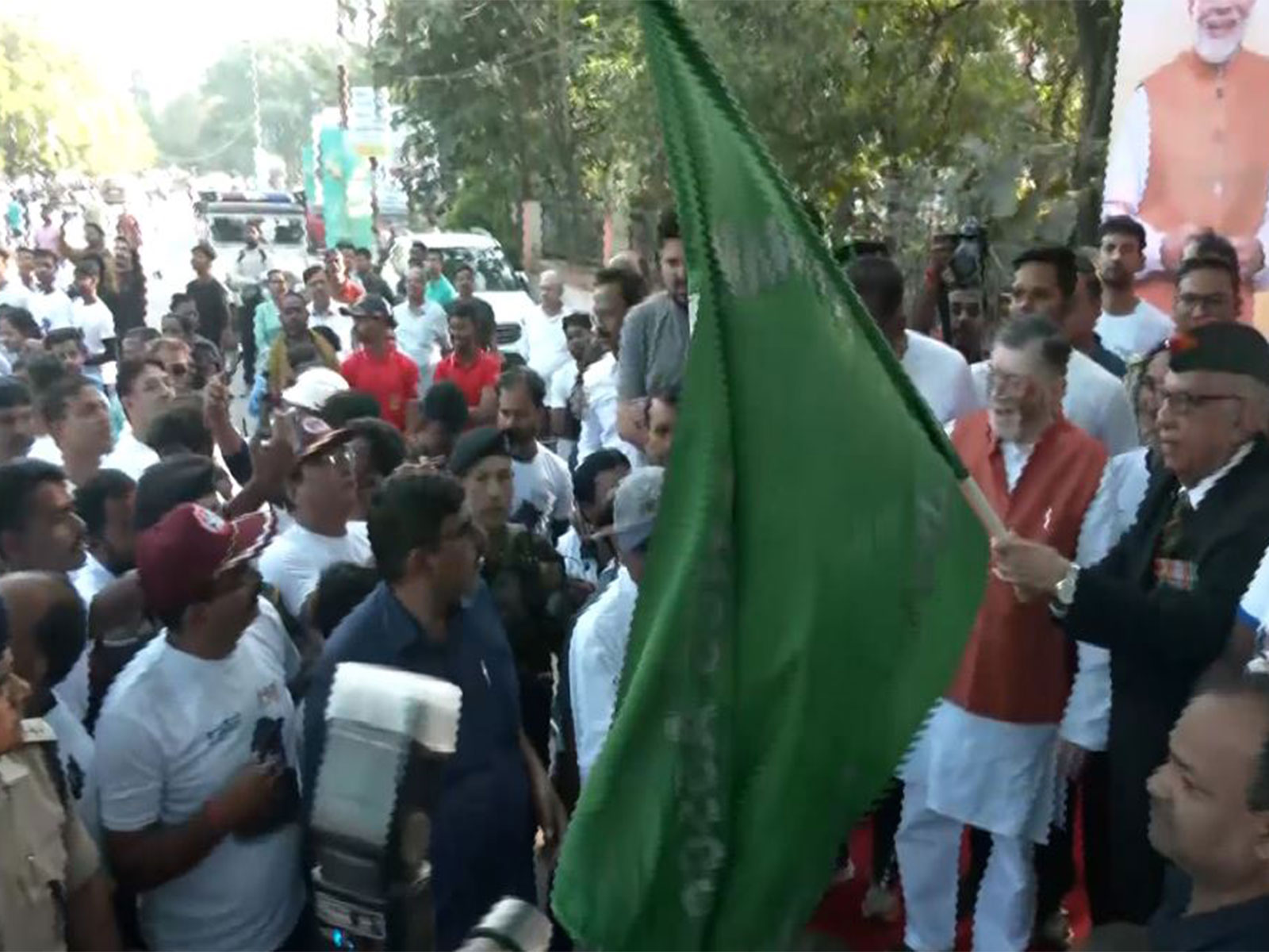 Union Minister Sanjay Seth and Jharkhand Governor Santosh Gangwar flag off Swades Marathon 2025 (Photo/ANI)